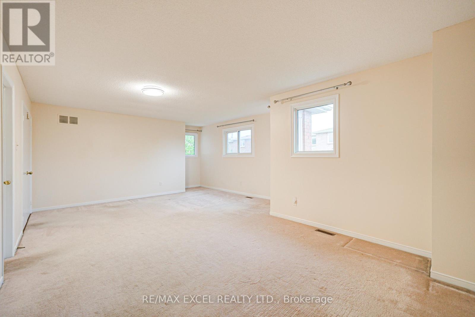18 Tamara Drive, Richmond Hill, Ontario  L4S 1E7 - Photo 28 - N12420778