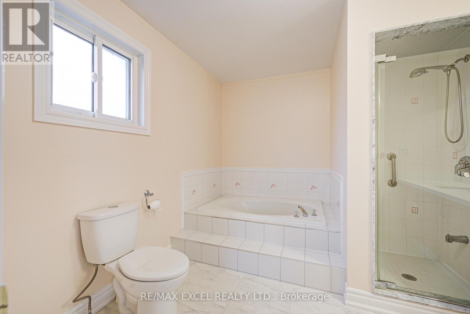 18 Tamara Drive, Richmond Hill, Ontario  L4S 1E7 - Photo 29 - N12420778