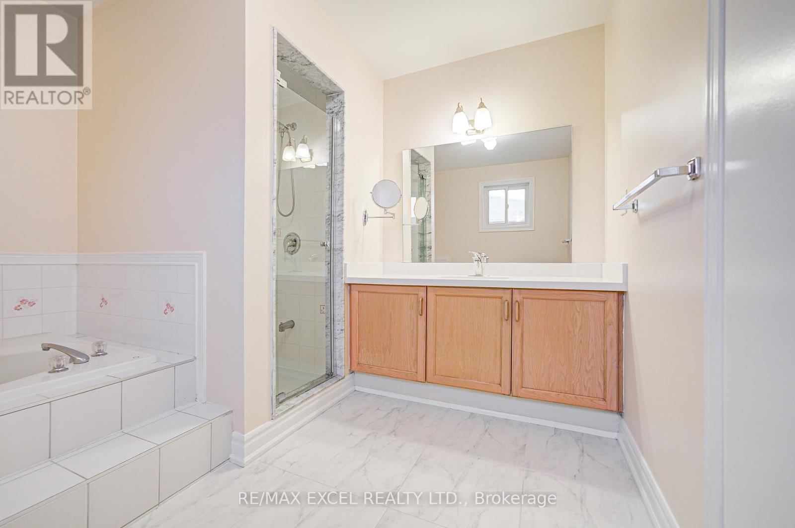 18 Tamara Drive, Richmond Hill, Ontario  L4S 1E7 - Photo 30 - N12420778