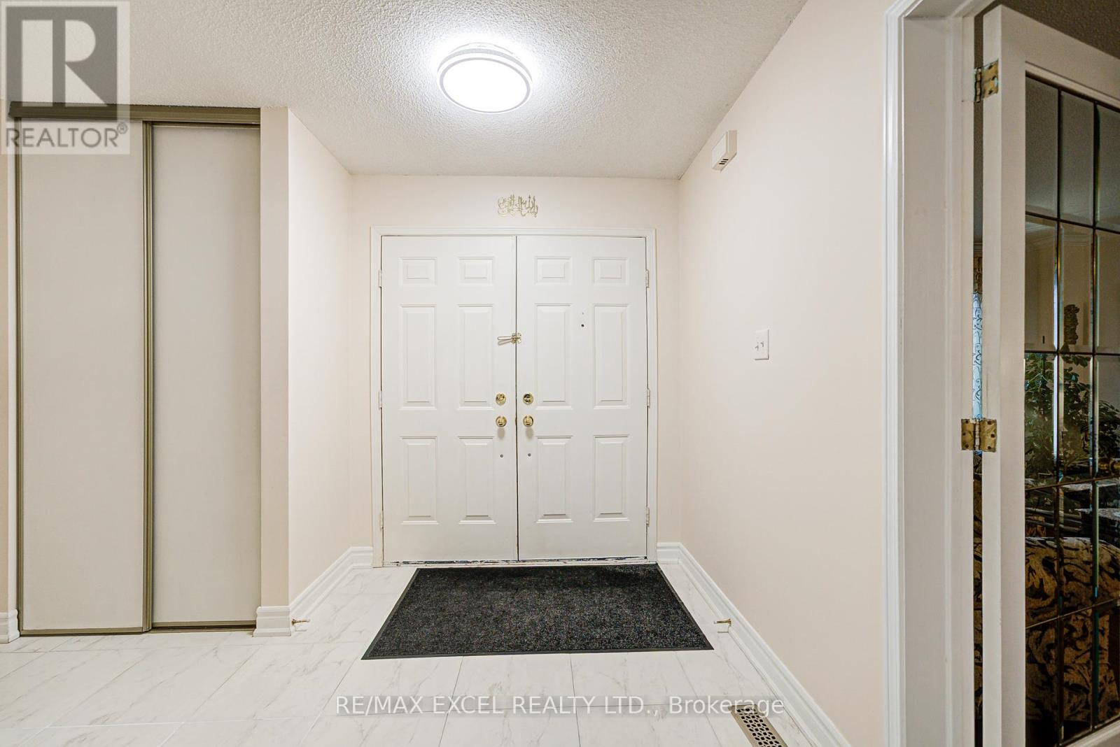 18 Tamara Drive, Richmond Hill, Ontario  L4S 1E7 - Photo 7 - N12420778