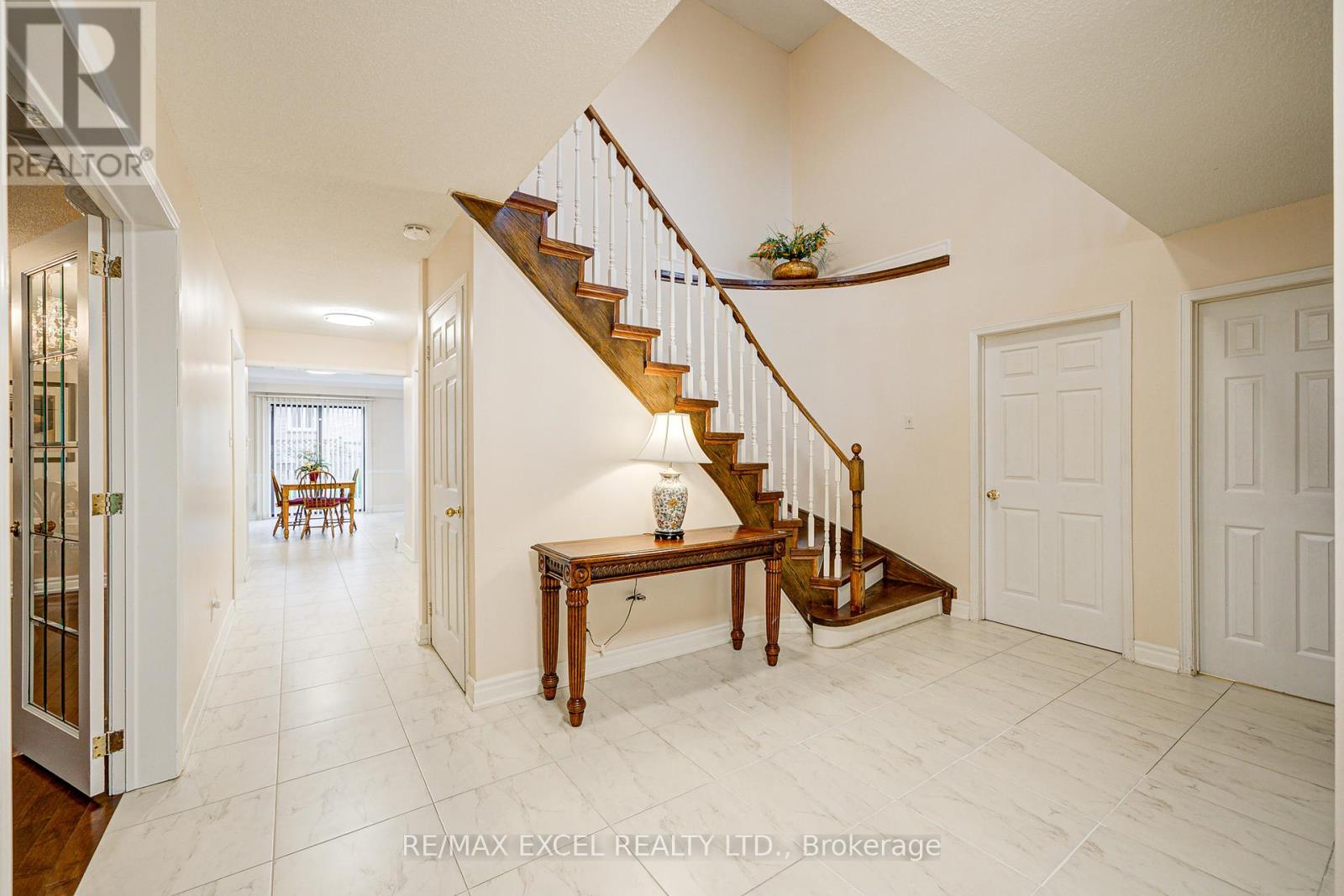 18 Tamara Drive, Richmond Hill, Ontario  L4S 1E7 - Photo 9 - N12420778