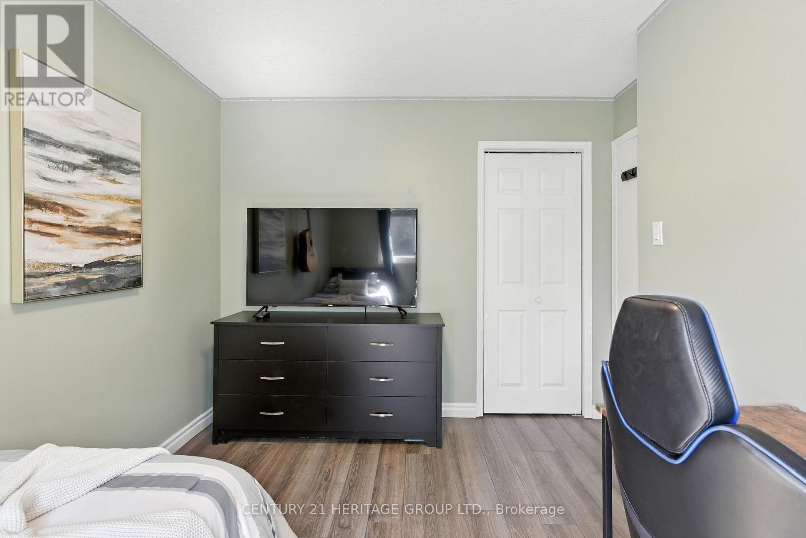 884 Clancey Crescent, Newmarket, Ontario  L3Y 8H1 - Photo 11 - N12420834