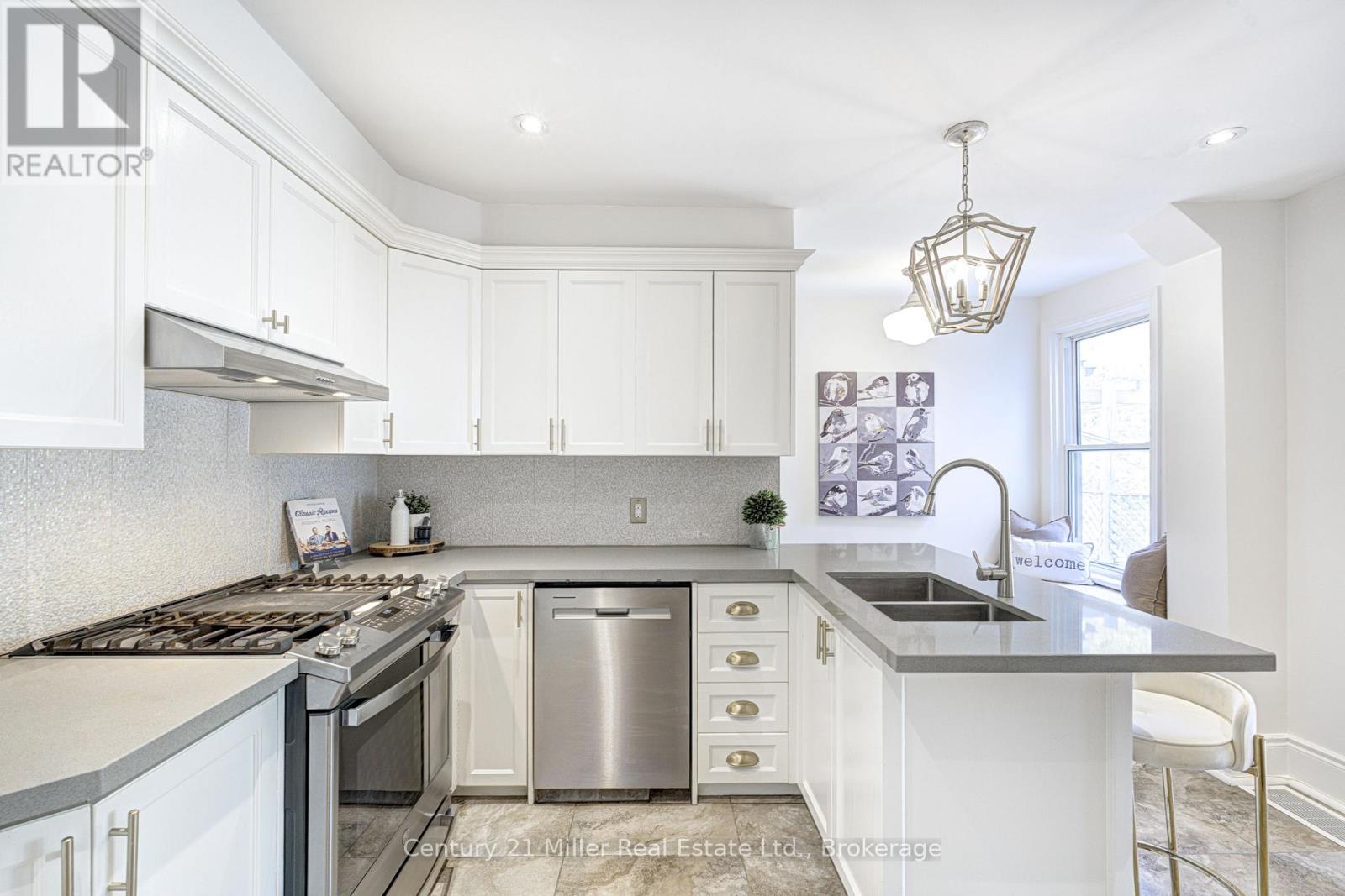82 Withrow Avenue, Toronto, Ontario  M4K 1C9 - Photo 11 - E12420771