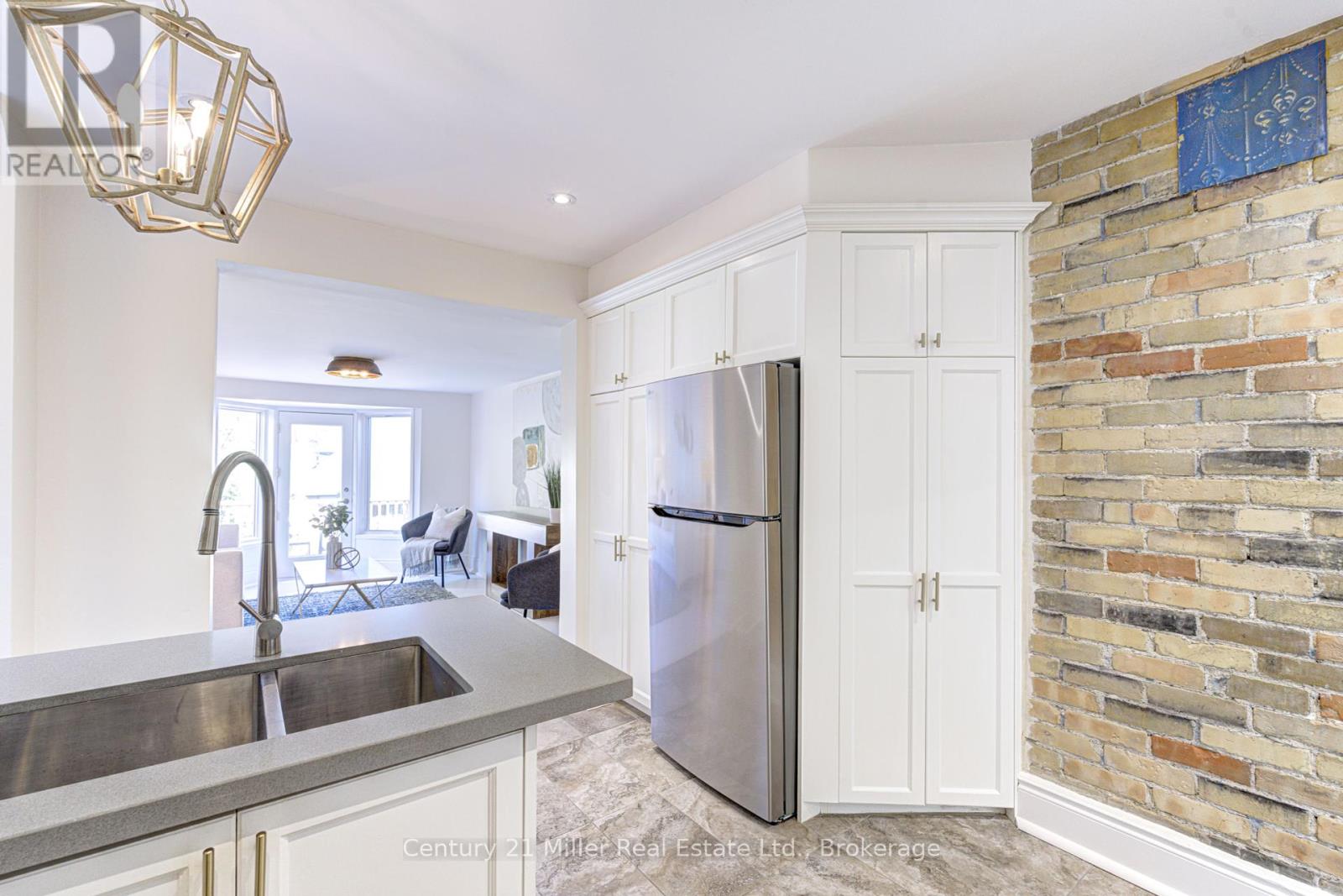82 Withrow Avenue, Toronto, Ontario  M4K 1C9 - Photo 15 - E12420771