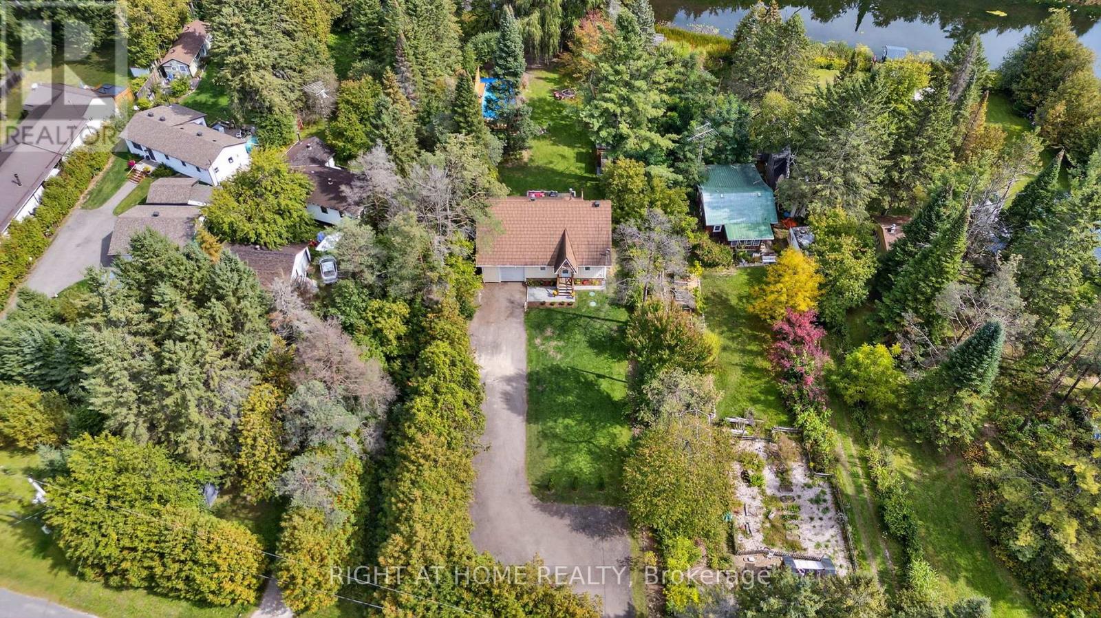 11 Nicholson Drive, Uxbridge, Ontario  L9P 1R2 - Photo 1 - N12414143
