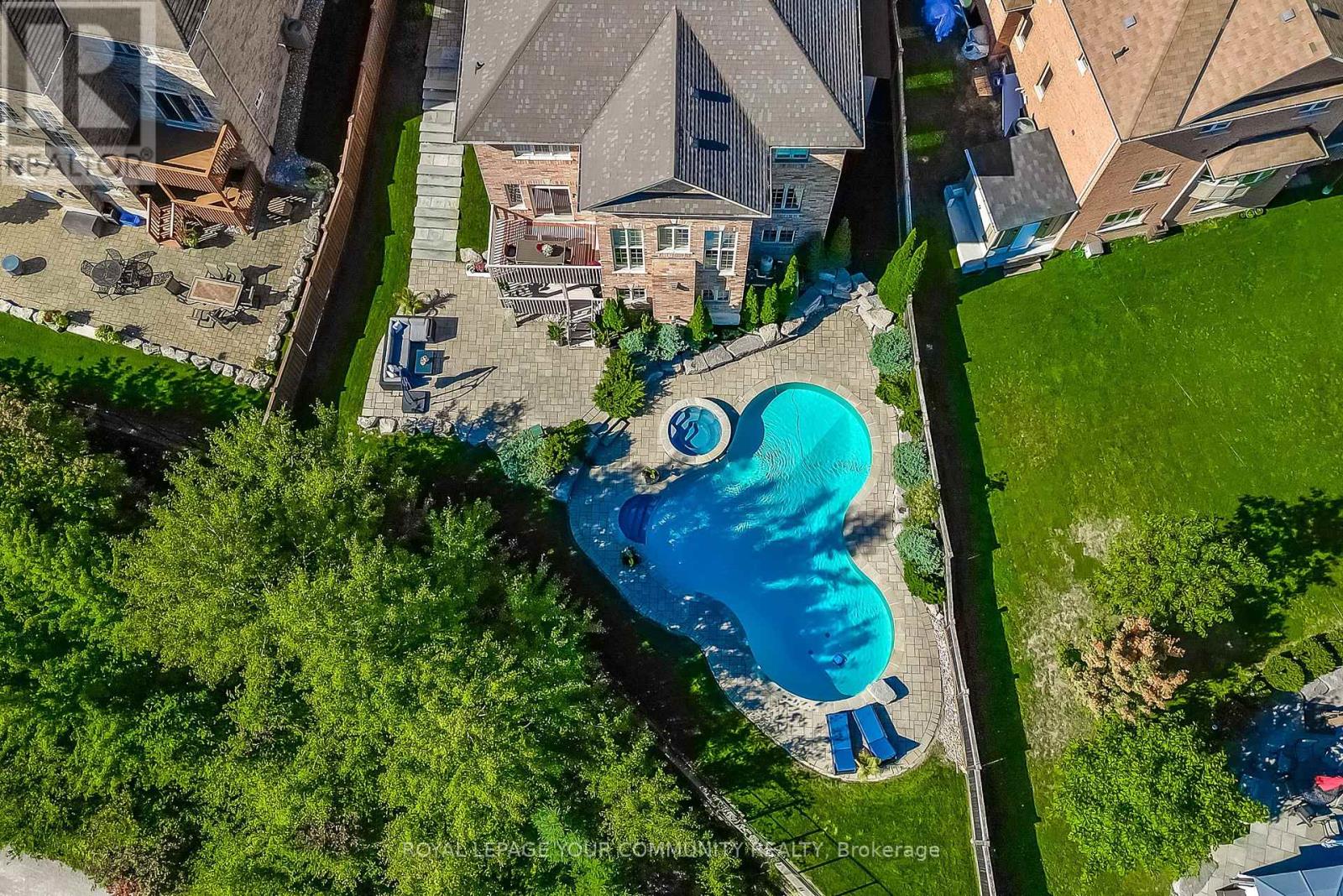 145 Tonner Crescent, Aurora, Ontario  L4G 0G8 - Photo 4 - N12417385