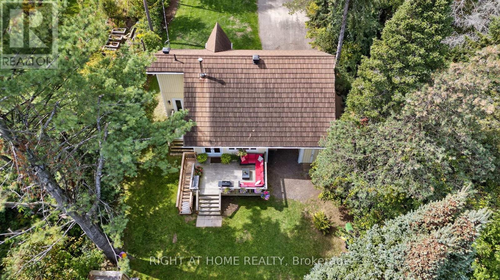 11 Nicholson Drive, Uxbridge, Ontario  L9P 1R2 - Photo 2 - N12414143