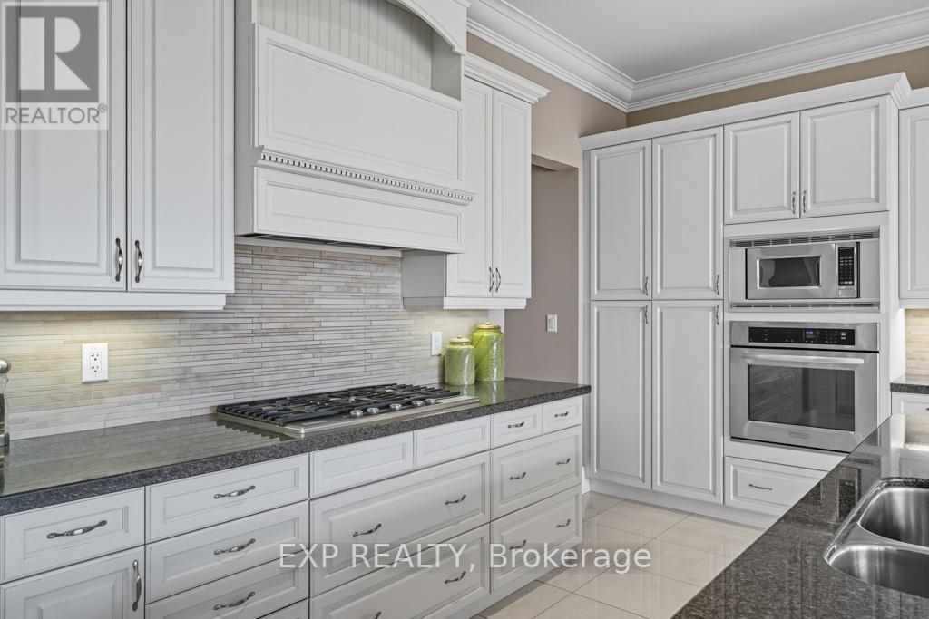 22 Longthorpe Court, Aurora (Bayview Southeast), Ontario  L4G 0K4 - Photo 24 - N12418746