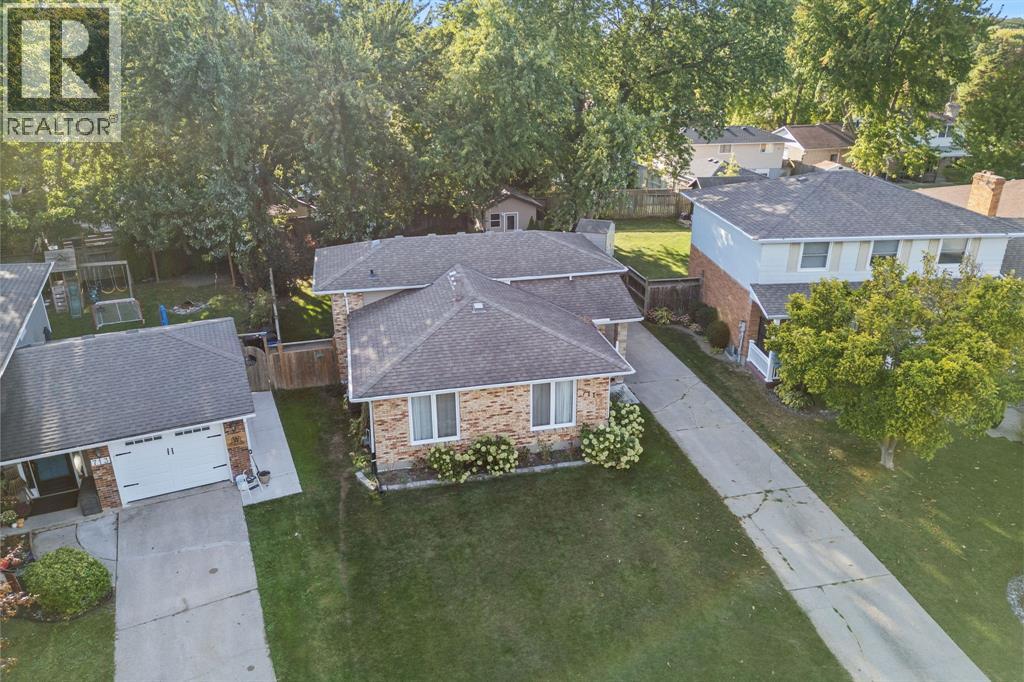 711 Frost Court, Sarnia, Ontario  N7S 4H2 - Photo 43 - 25023874