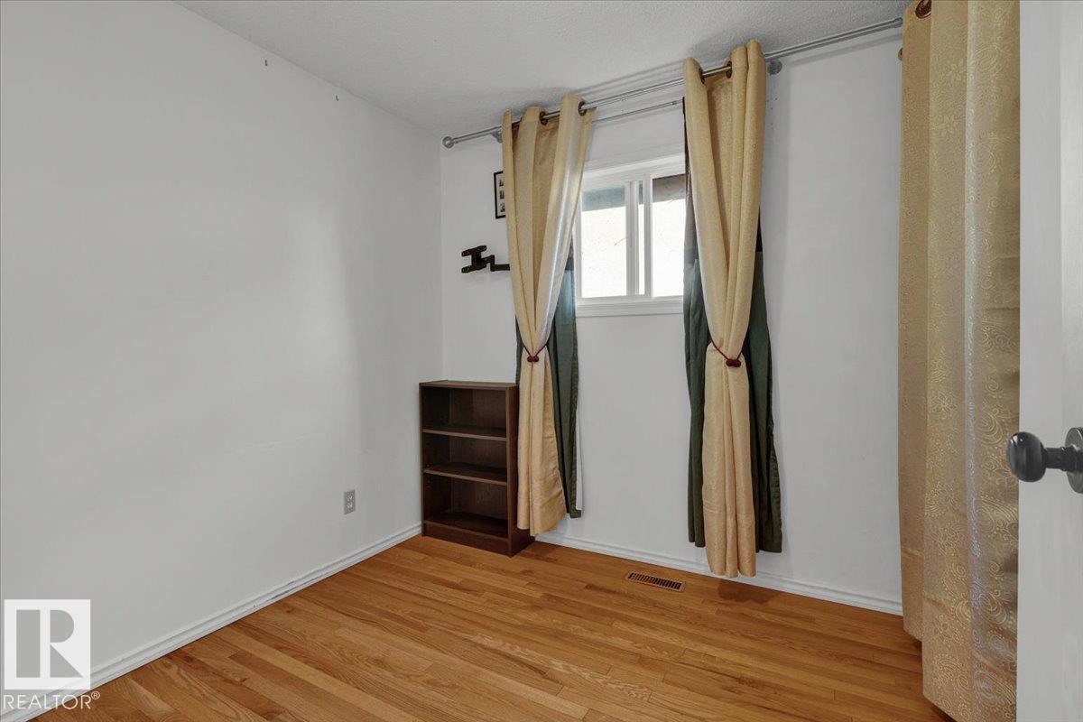18708 57 Av Nw, Edmonton, Alberta  T6M 2A4 - Photo 15 - E4459029