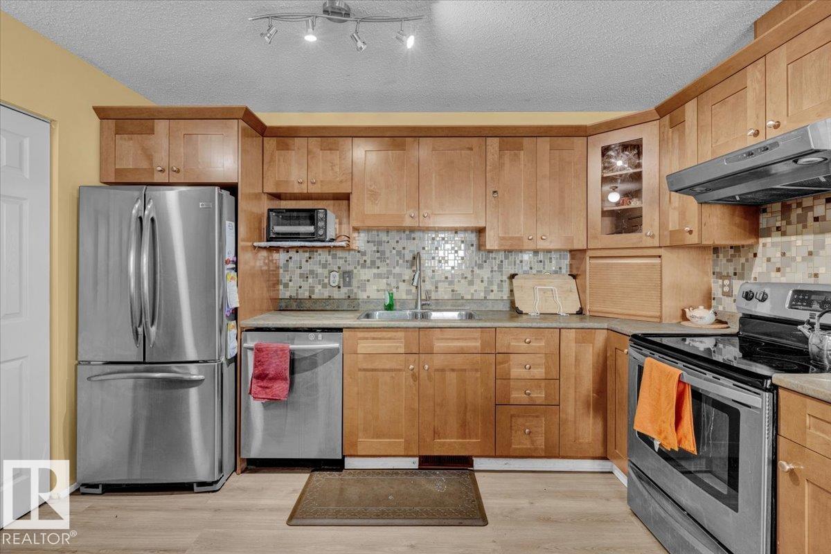 18708 57 Av Nw, Edmonton, Alberta  T6M 2A4 - Photo 8 - E4459029