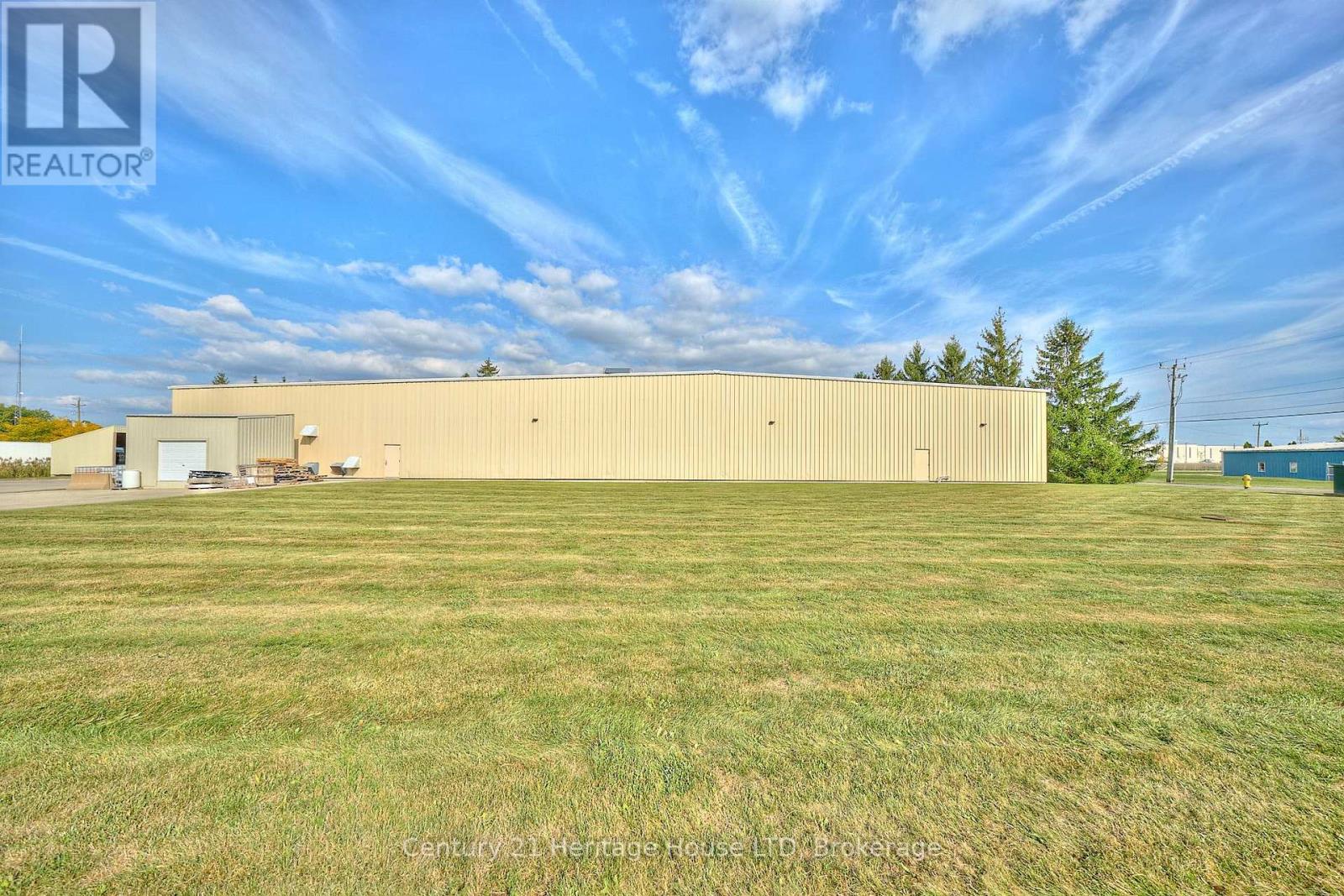 1767 Pettit Road, Fort Erie, Ontario  L2A 5M4 - Photo 13 - X12419017