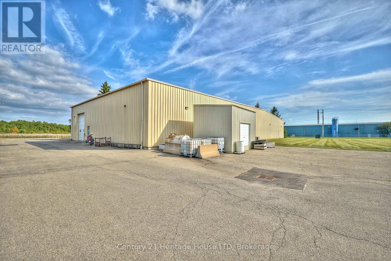 1767 Pettit Road, Fort Erie, Ontario  L2A 5M4 - Photo 15 - X12419017