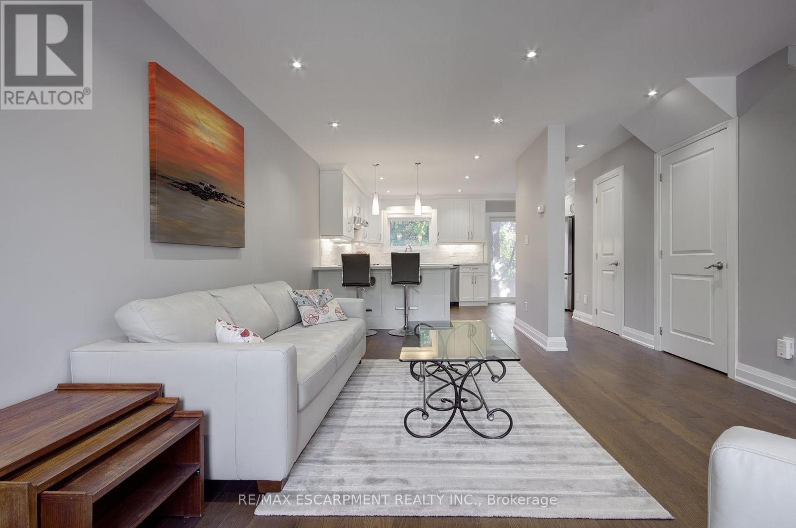 214 Ross Lane, Oakville (Ro River Oaks), Ontario  L6H 5K5 - Photo 10 - W12420776