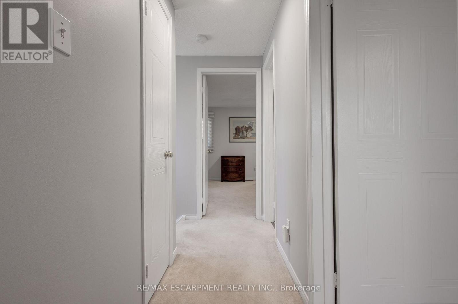 214 Ross Lane, Oakville (Ro River Oaks), Ontario  L6H 5K5 - Photo 20 - W12420776