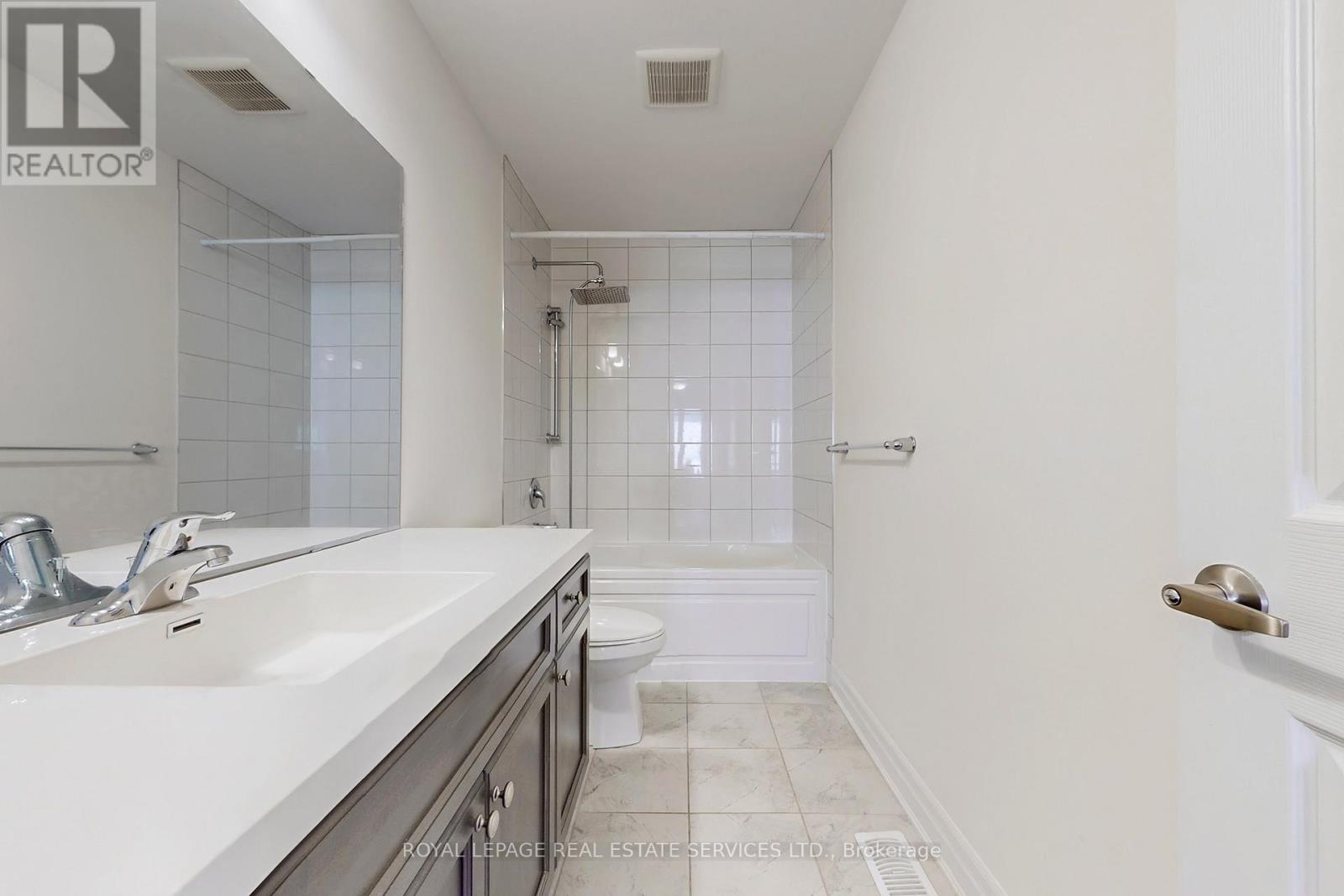 1388 Sycamore Garden, Milton (Cb Cobban), Ontario  L9E 1R3 - Photo 22 - W12420780