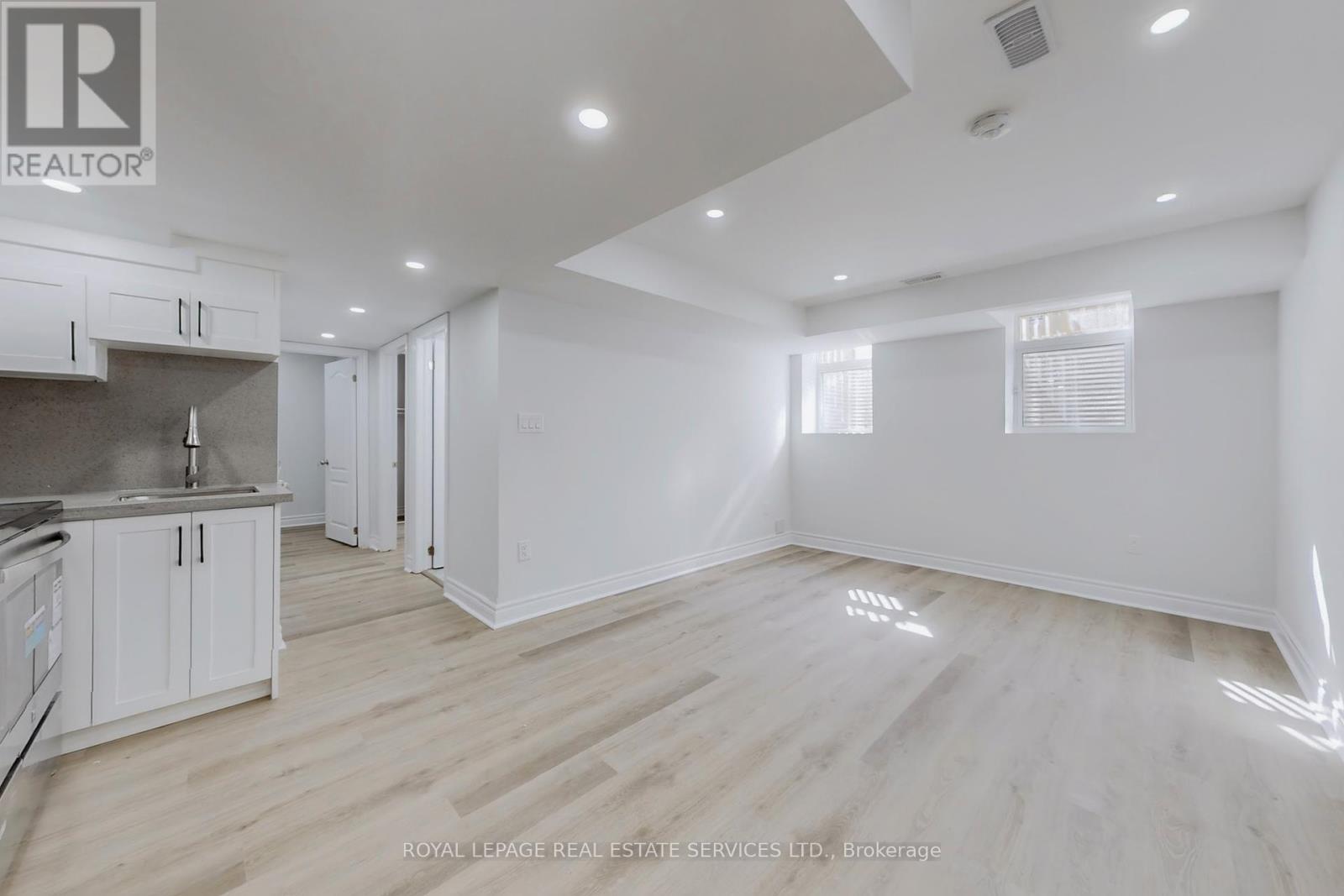 1388 Sycamore Garden, Milton (Cb Cobban), Ontario  L9E 1R3 - Photo 26 - W12420780