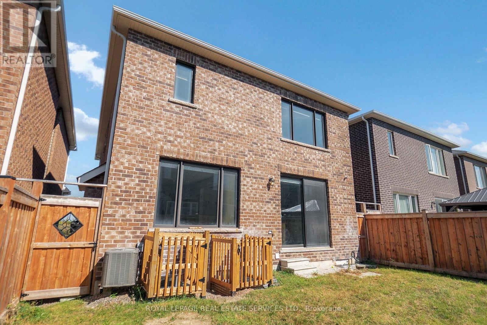 1388 Sycamore Garden, Milton (Cb Cobban), Ontario  L9E 1R3 - Photo 40 - W12420780