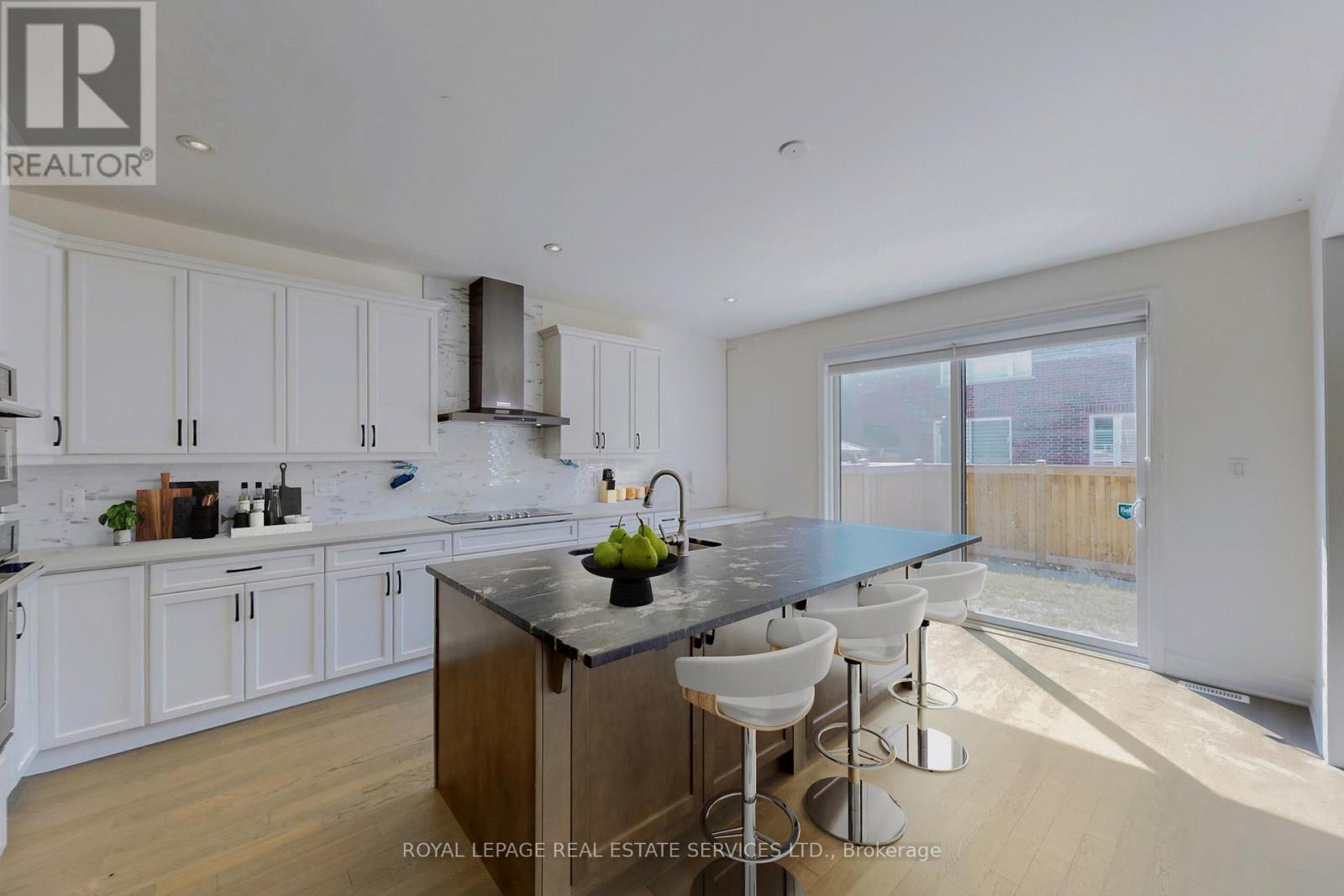 1388 Sycamore Garden, Milton (Cb Cobban), Ontario  L9E 1R3 - Photo 8 - W12420780