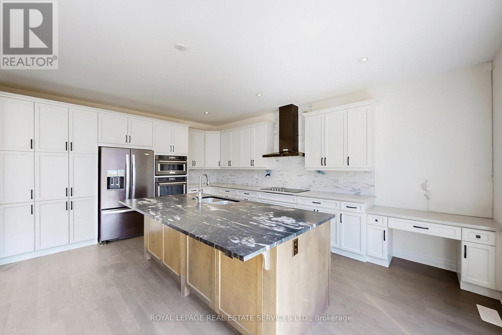 1388 Sycamore Garden, Milton (Cb Cobban), Ontario  L9E 1R3 - Photo 9 - W12420780
