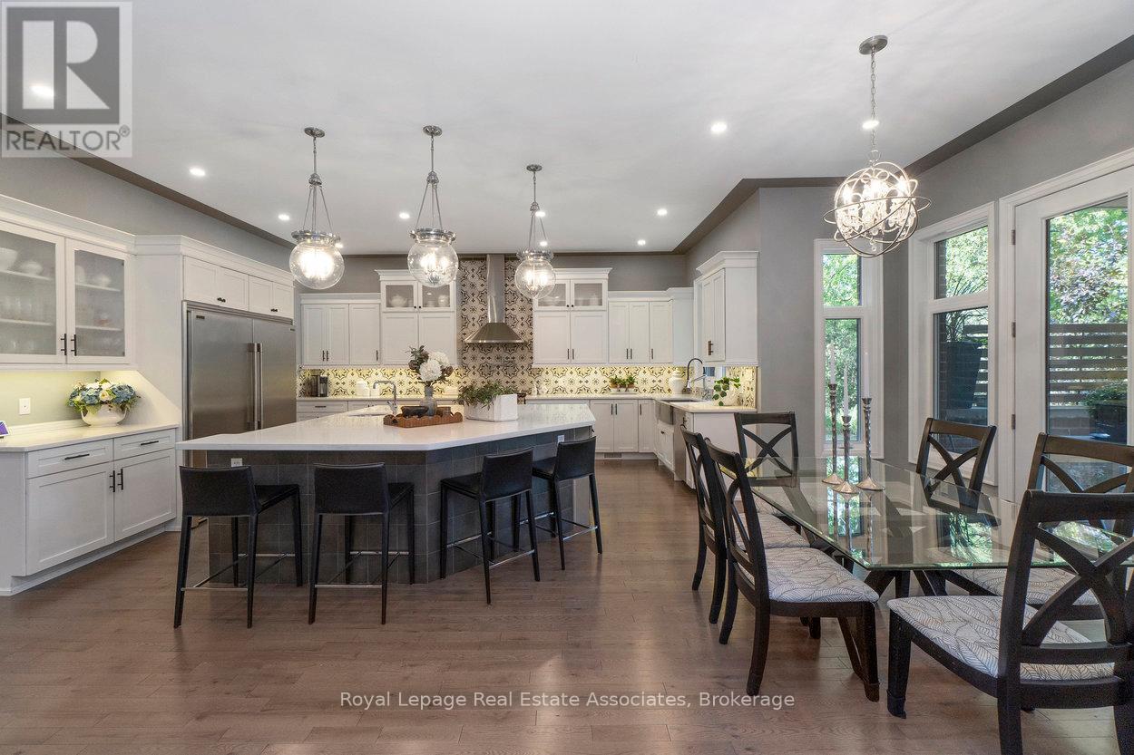 1285 Mineola Gardens, Mississauga, Ontario  L5G 3Y5 - Photo 10 - W12420783