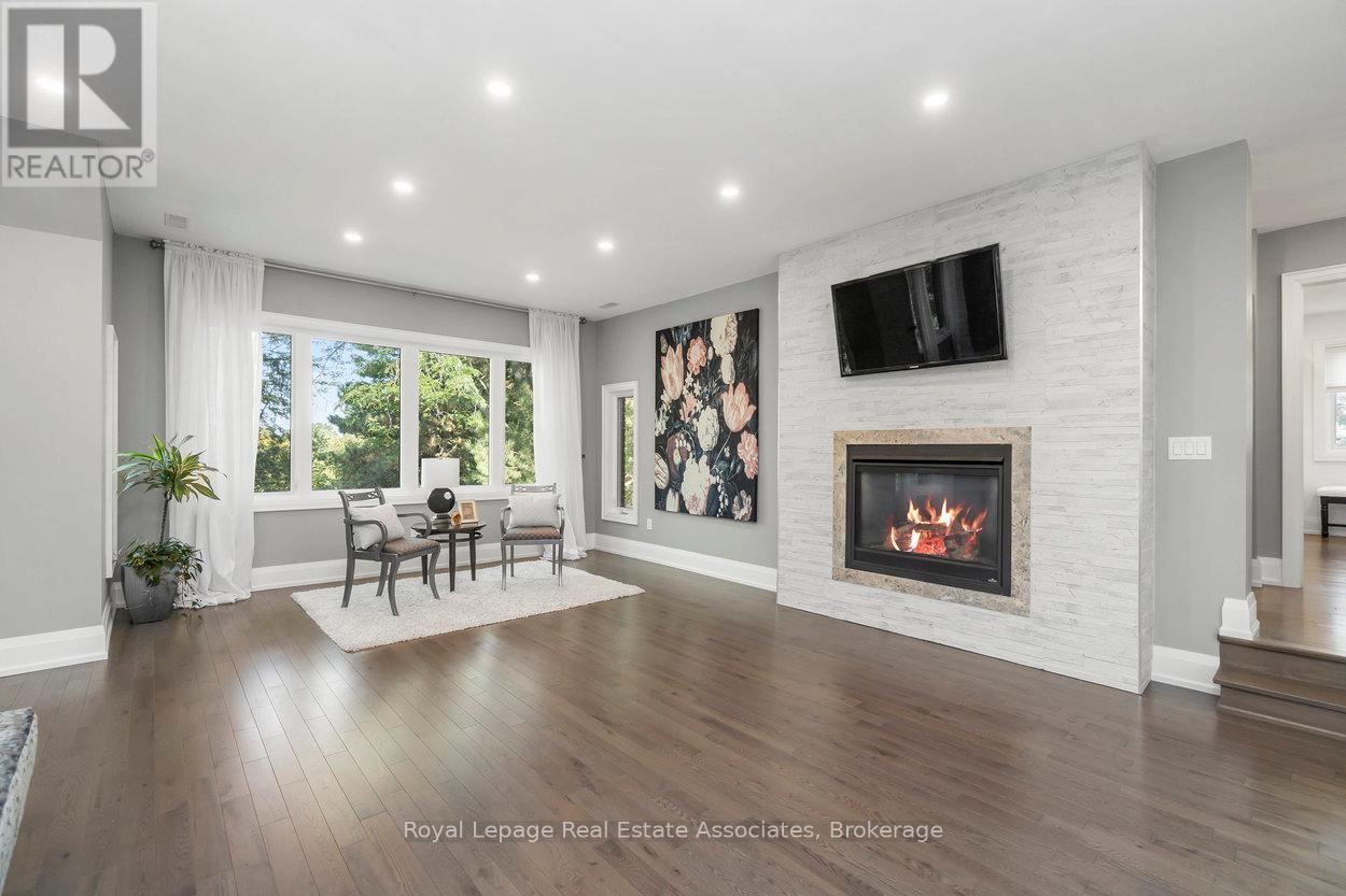 1285 Mineola Gardens, Mississauga, Ontario  L5G 3Y5 - Photo 21 - W12420783
