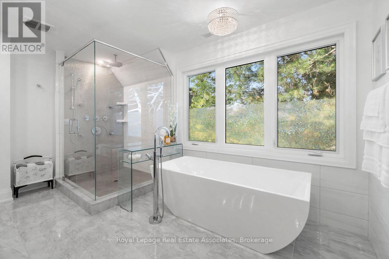 1285 Mineola Gardens, Mississauga, Ontario  L5G 3Y5 - Photo 25 - W12420783