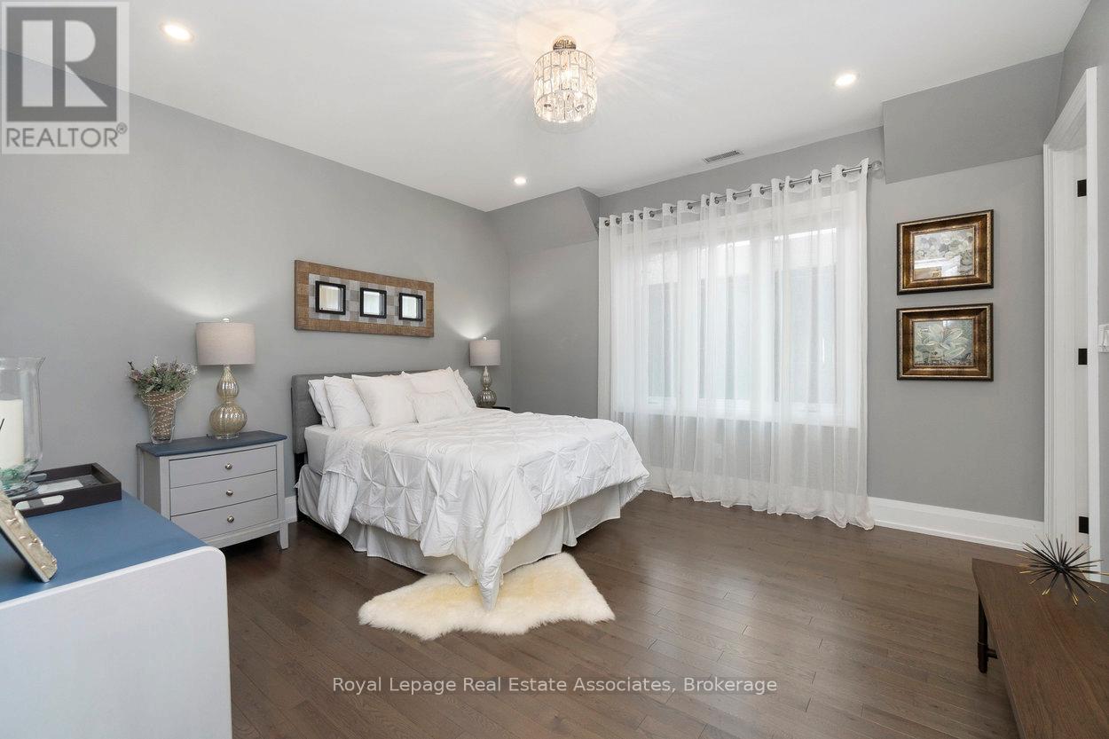 1285 Mineola Gardens, Mississauga, Ontario  L5G 3Y5 - Photo 27 - W12420783