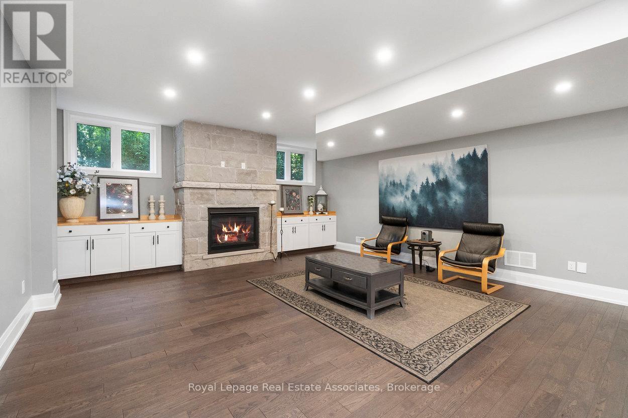 1285 Mineola Gardens, Mississauga, Ontario  L5G 3Y5 - Photo 39 - W12420783