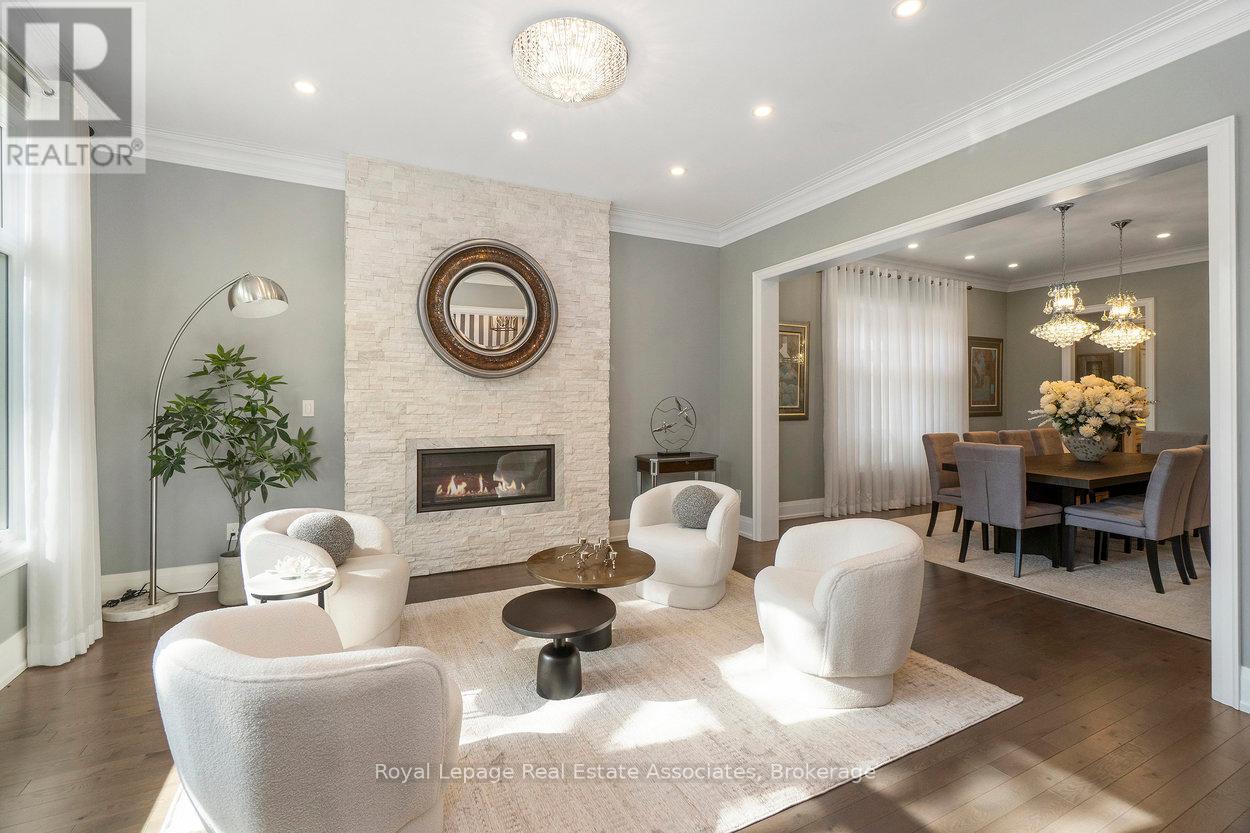 Property at 1285 MINEOLA GARDENS image 5