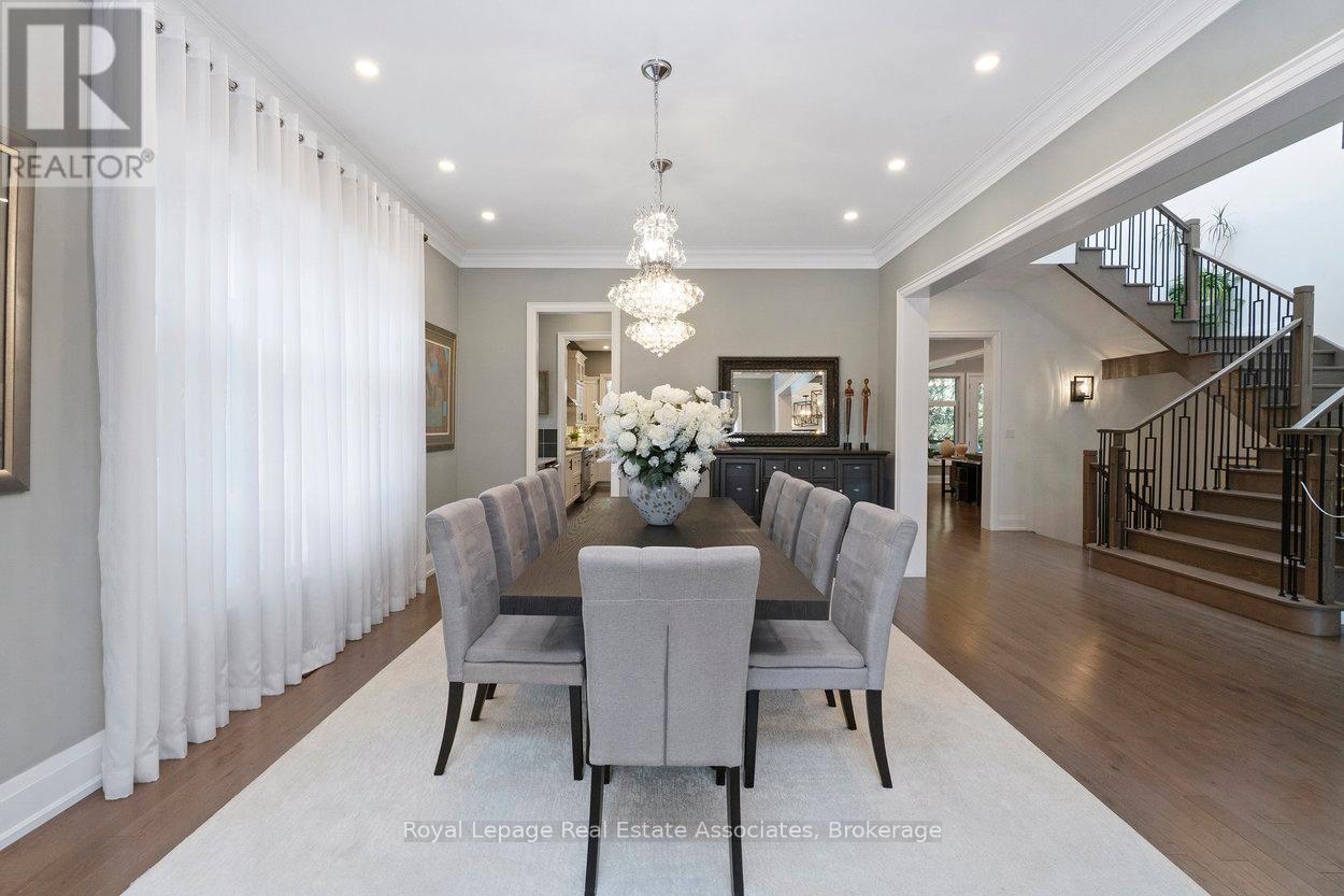 1285 Mineola Gardens, Mississauga, Ontario  L5G 3Y5 - Photo 7 - W12420783