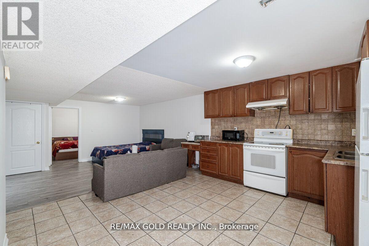29 Ocean Ridge Drive, Brampton, Ontario  L6R 3K5 - Photo 35 - W12420814