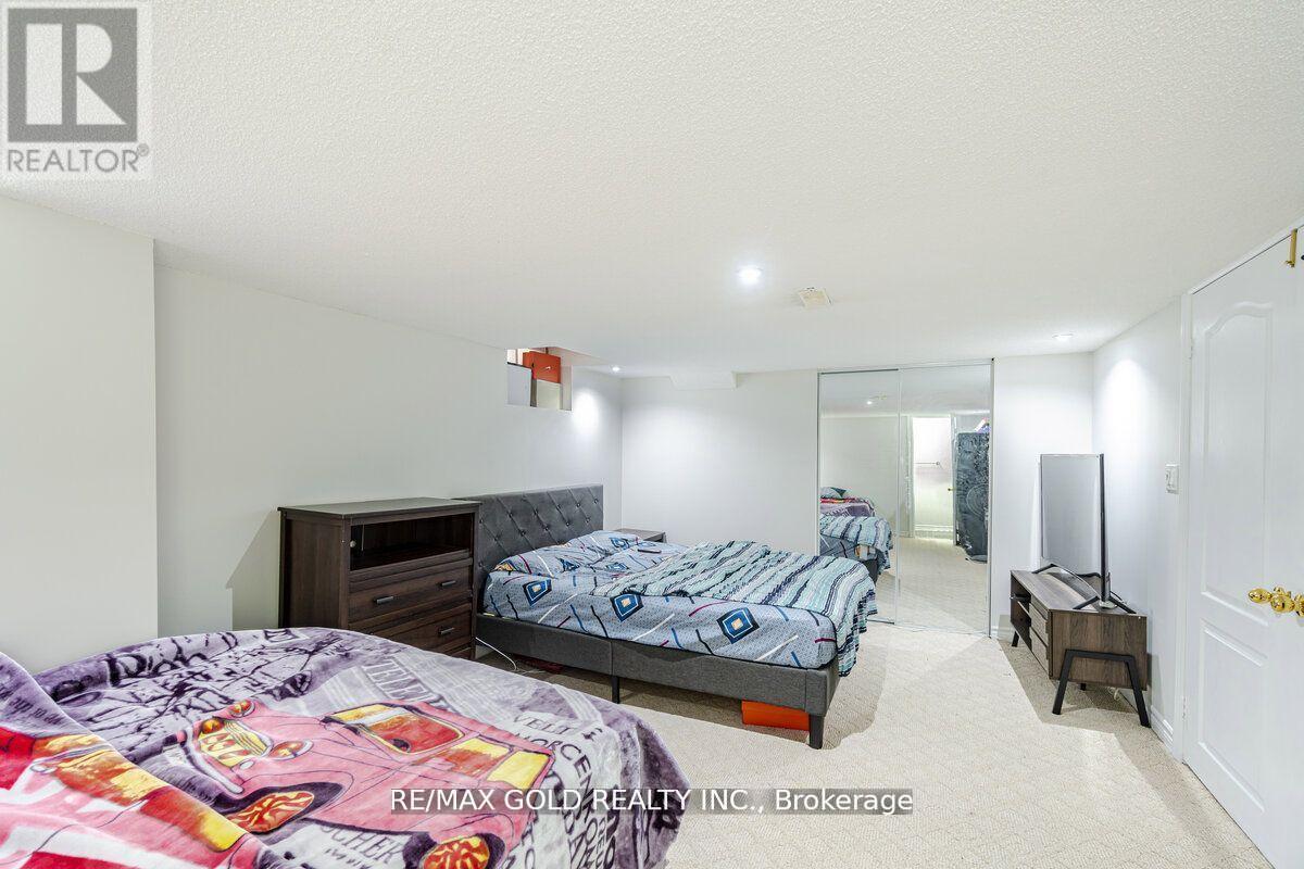 29 Ocean Ridge Drive, Brampton, Ontario  L6R 3K5 - Photo 39 - W12420814
