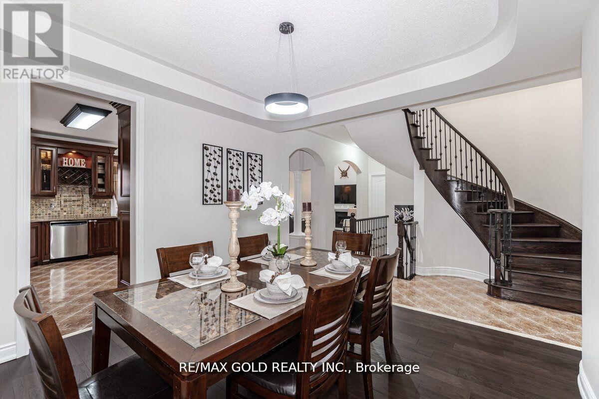 29 Ocean Ridge Drive, Brampton, Ontario  L6R 3K5 - Photo 8 - W12420814
