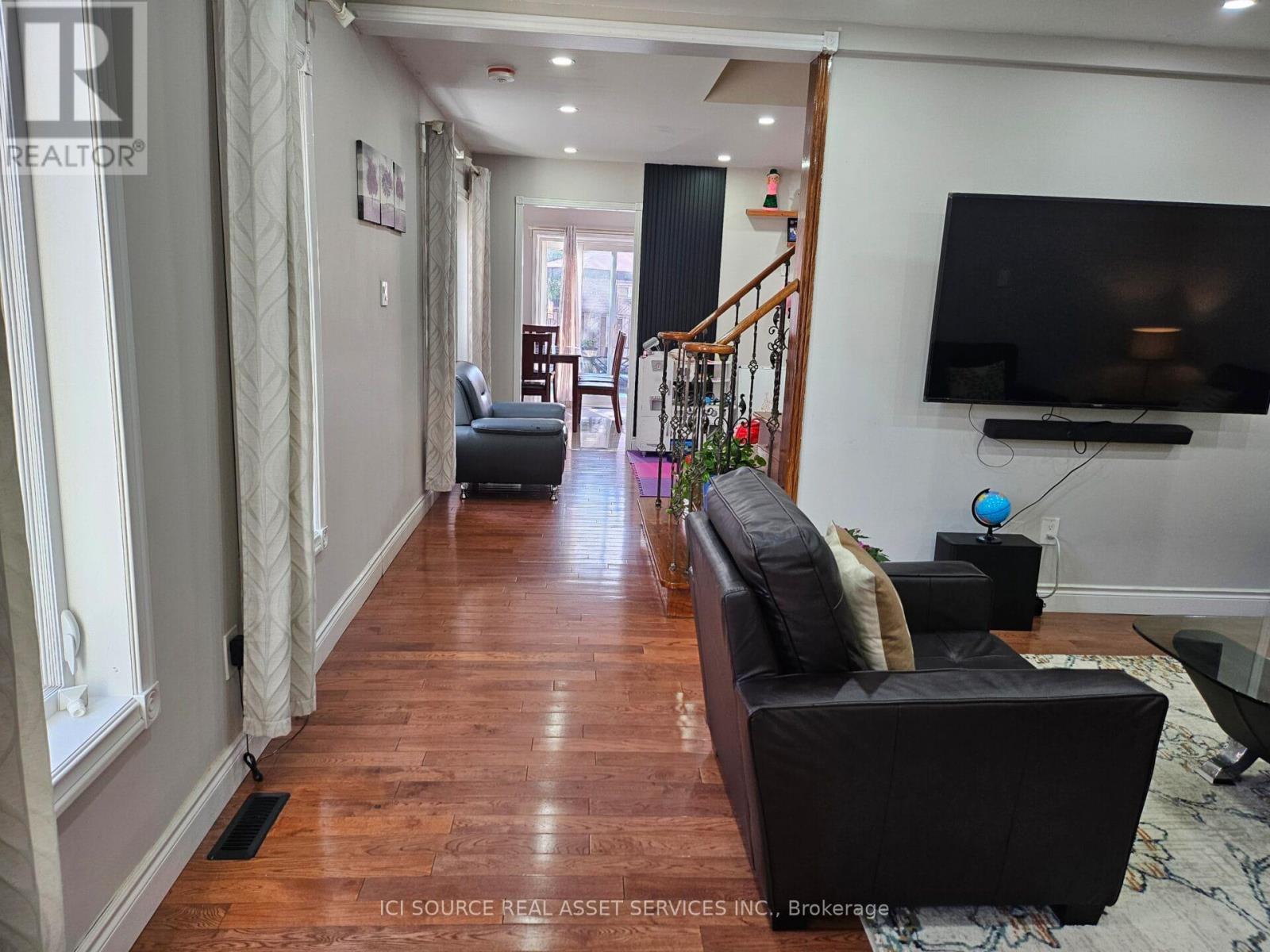 19 Piane Avenue, Brampton, Ontario  L6Y 4X8 - Photo 12 - W12420816
