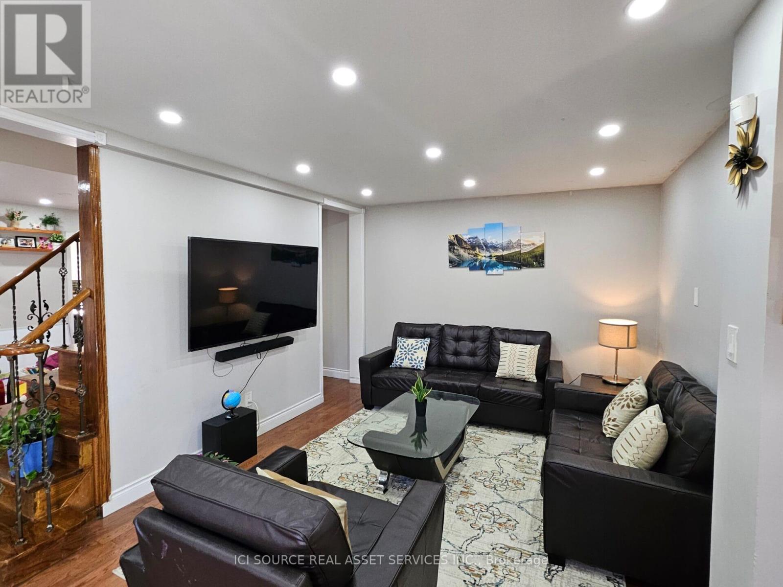 19 Piane Avenue, Brampton, Ontario  L6Y 4X8 - Photo 13 - W12420816