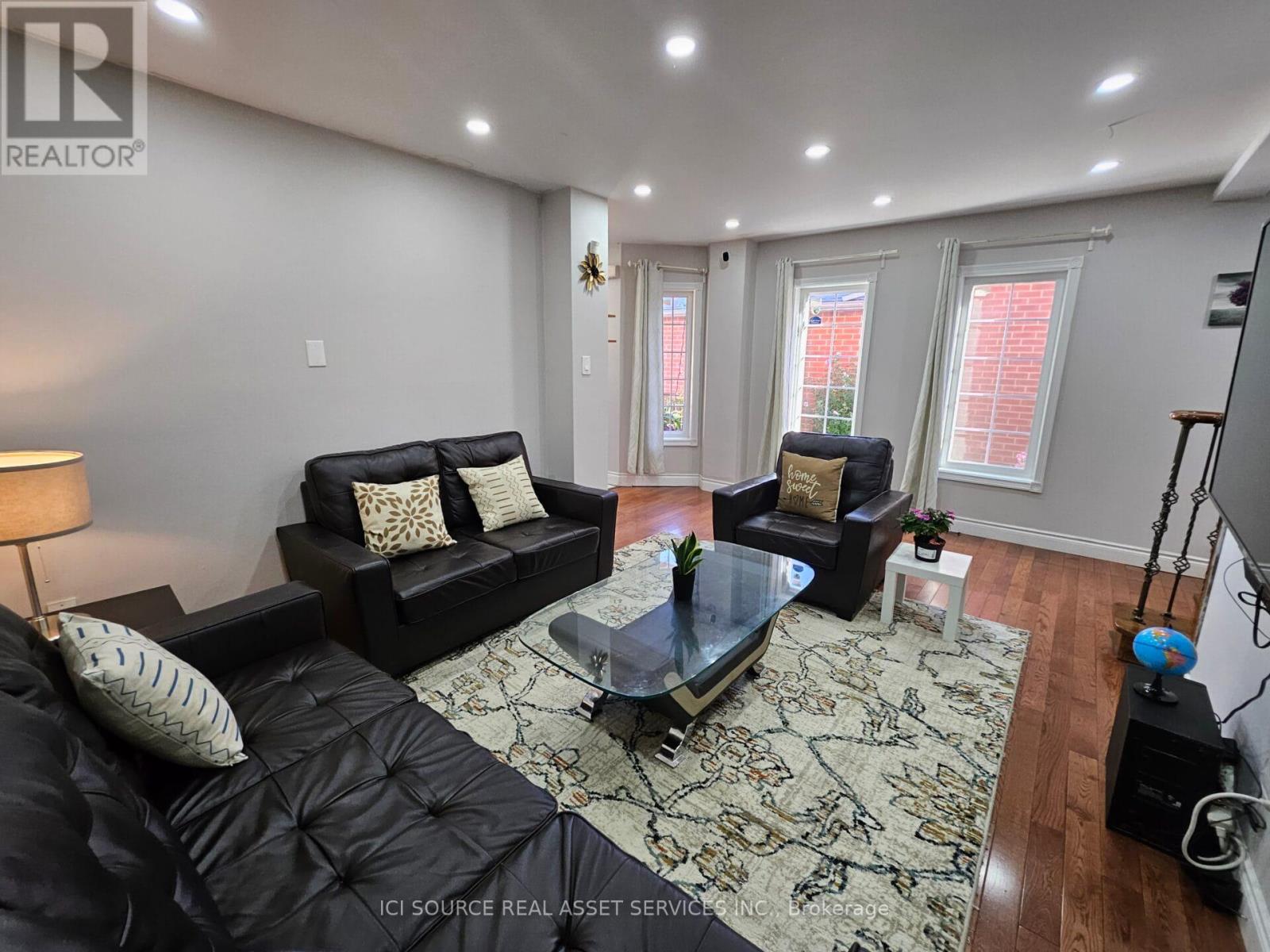 19 Piane Avenue, Brampton, Ontario  L6Y 4X8 - Photo 14 - W12420816