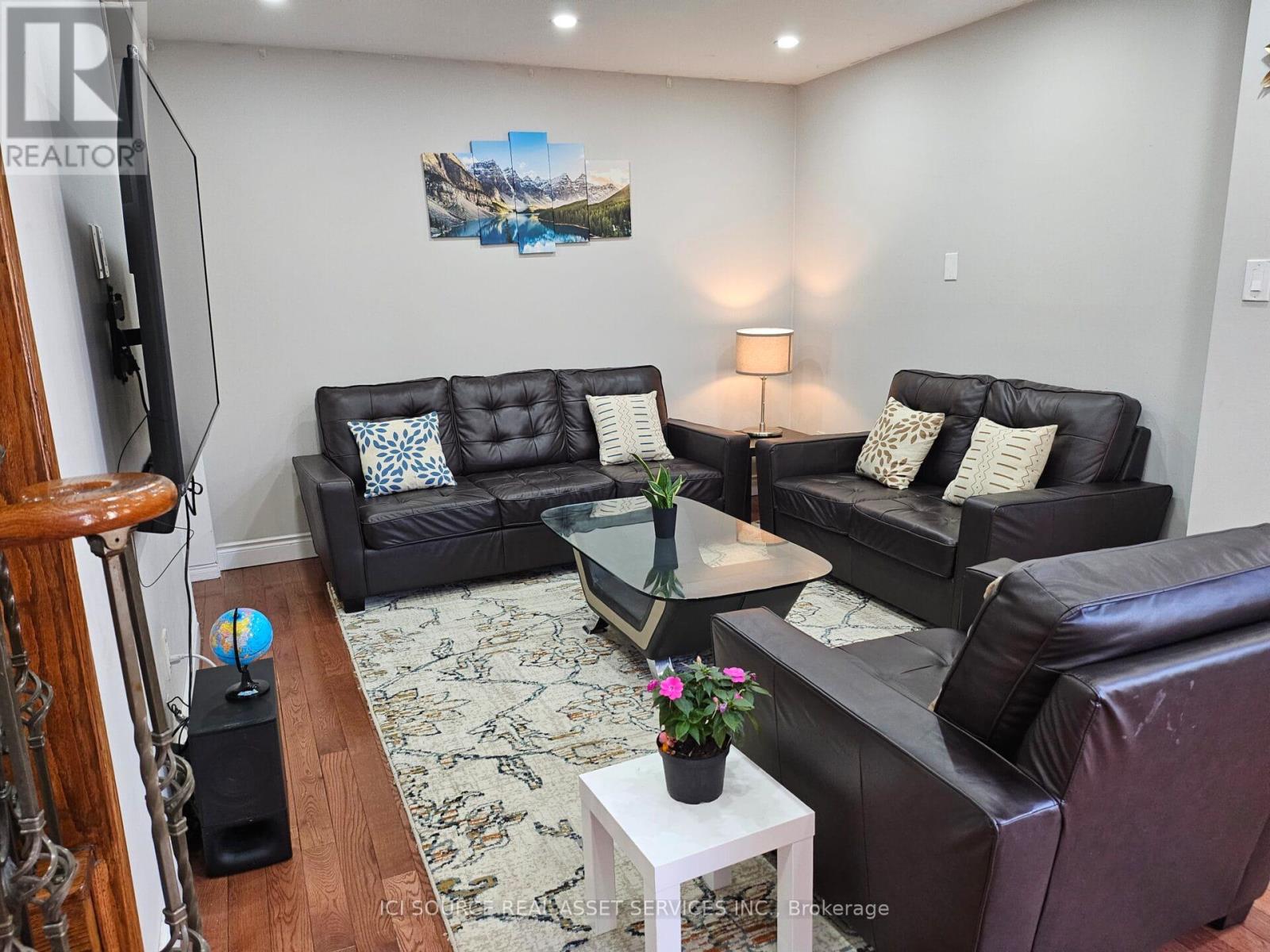 19 Piane Avenue, Brampton, Ontario  L6Y 4X8 - Photo 15 - W12420816