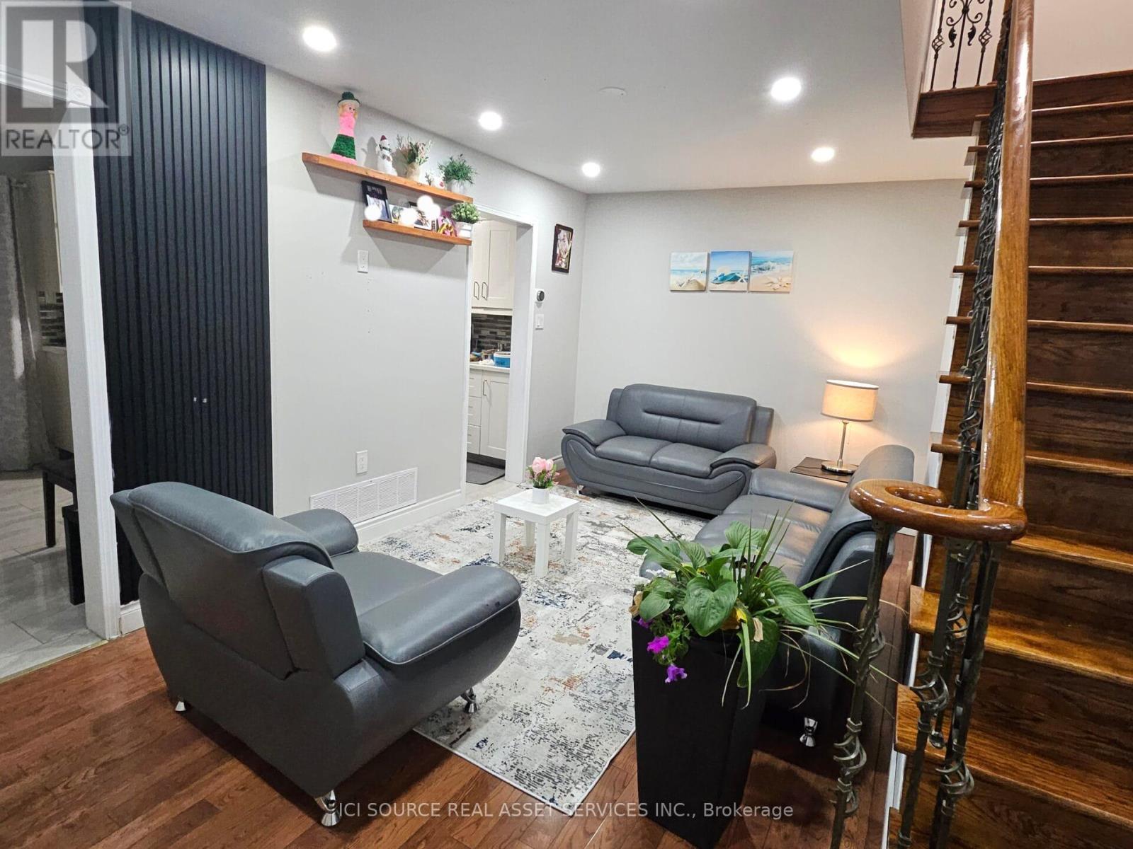 19 Piane Avenue, Brampton, Ontario  L6Y 4X8 - Photo 17 - W12420816