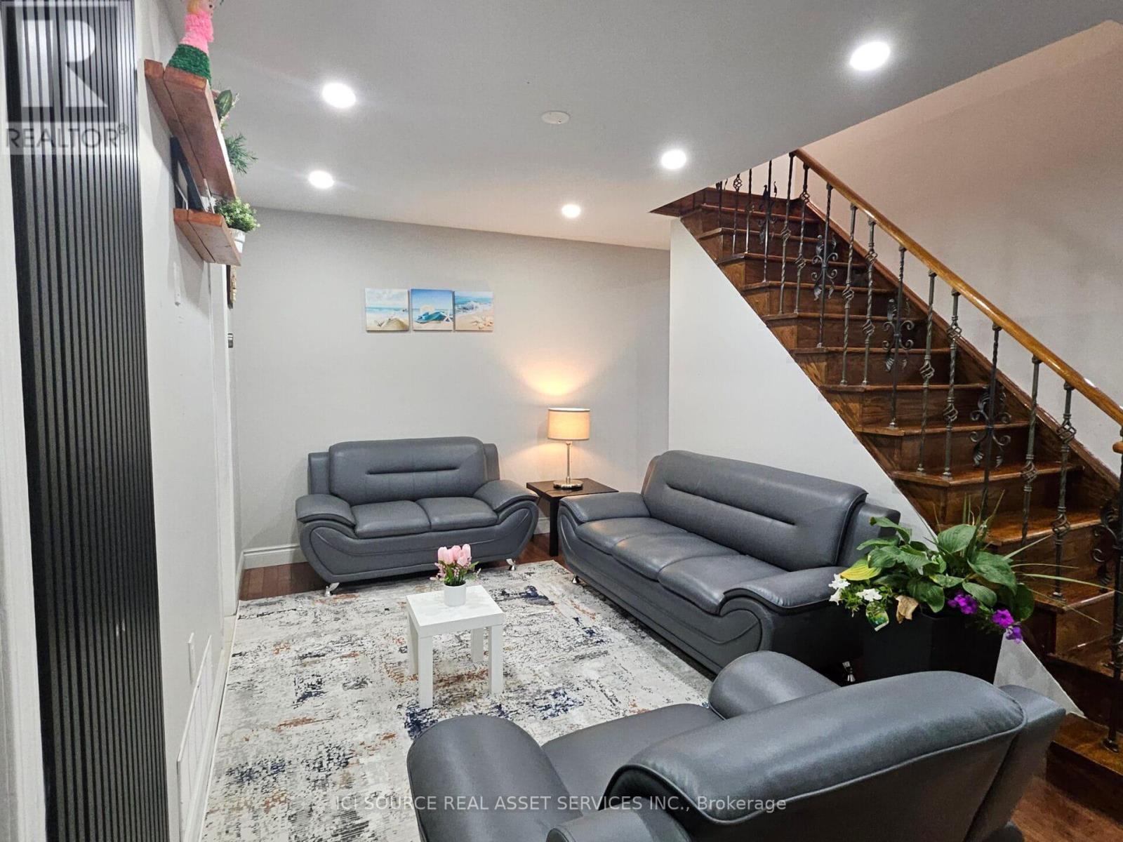 19 Piane Avenue, Brampton, Ontario  L6Y 4X8 - Photo 19 - W12420816