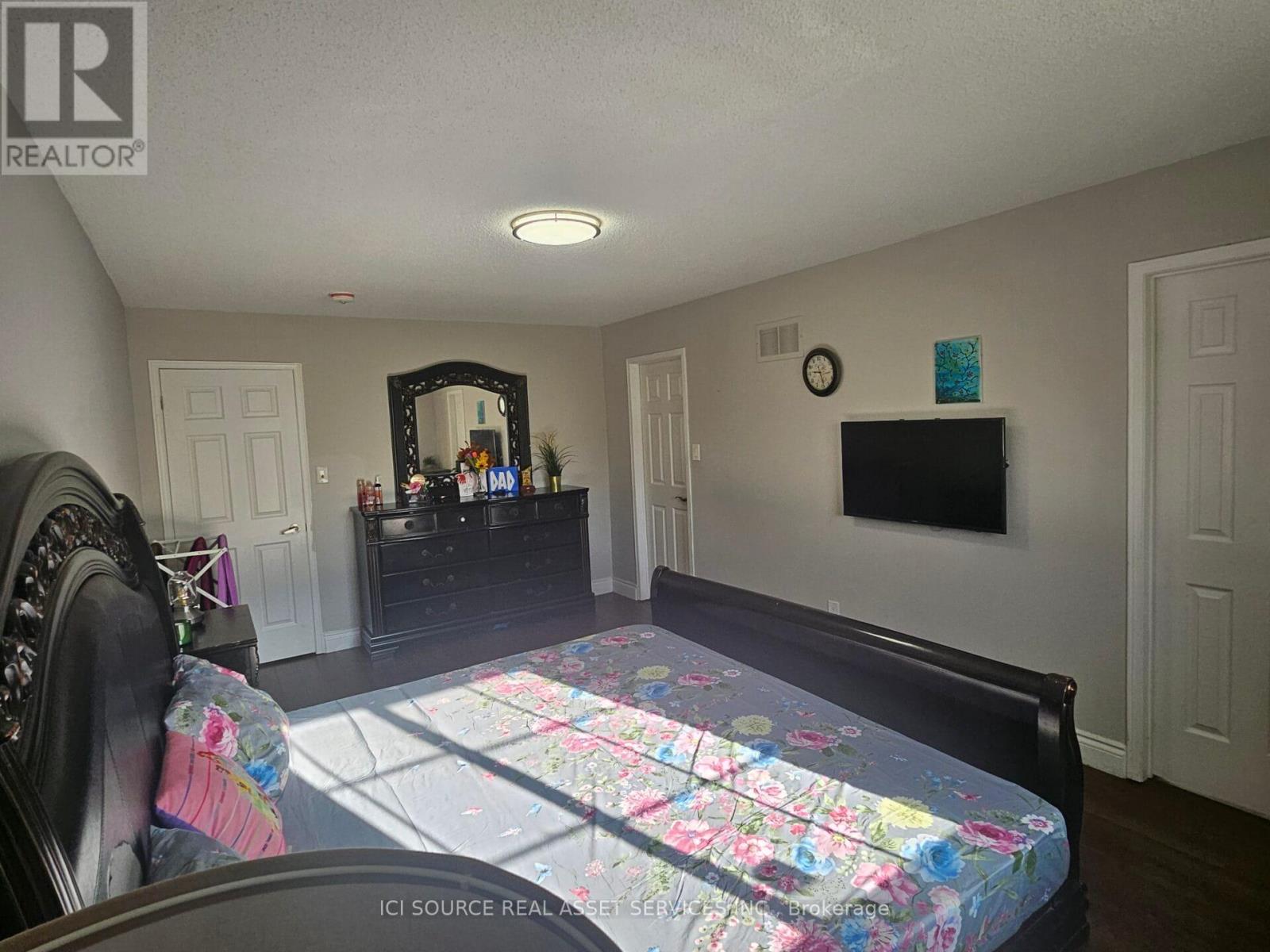19 Piane Avenue, Brampton, Ontario  L6Y 4X8 - Photo 28 - W12420816
