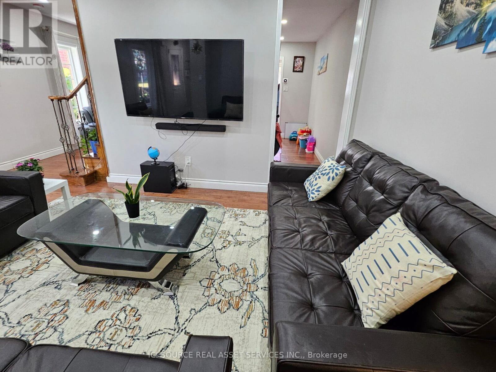 19 Piane Avenue, Brampton, Ontario  L6Y 4X8 - Photo 9 - W12420816