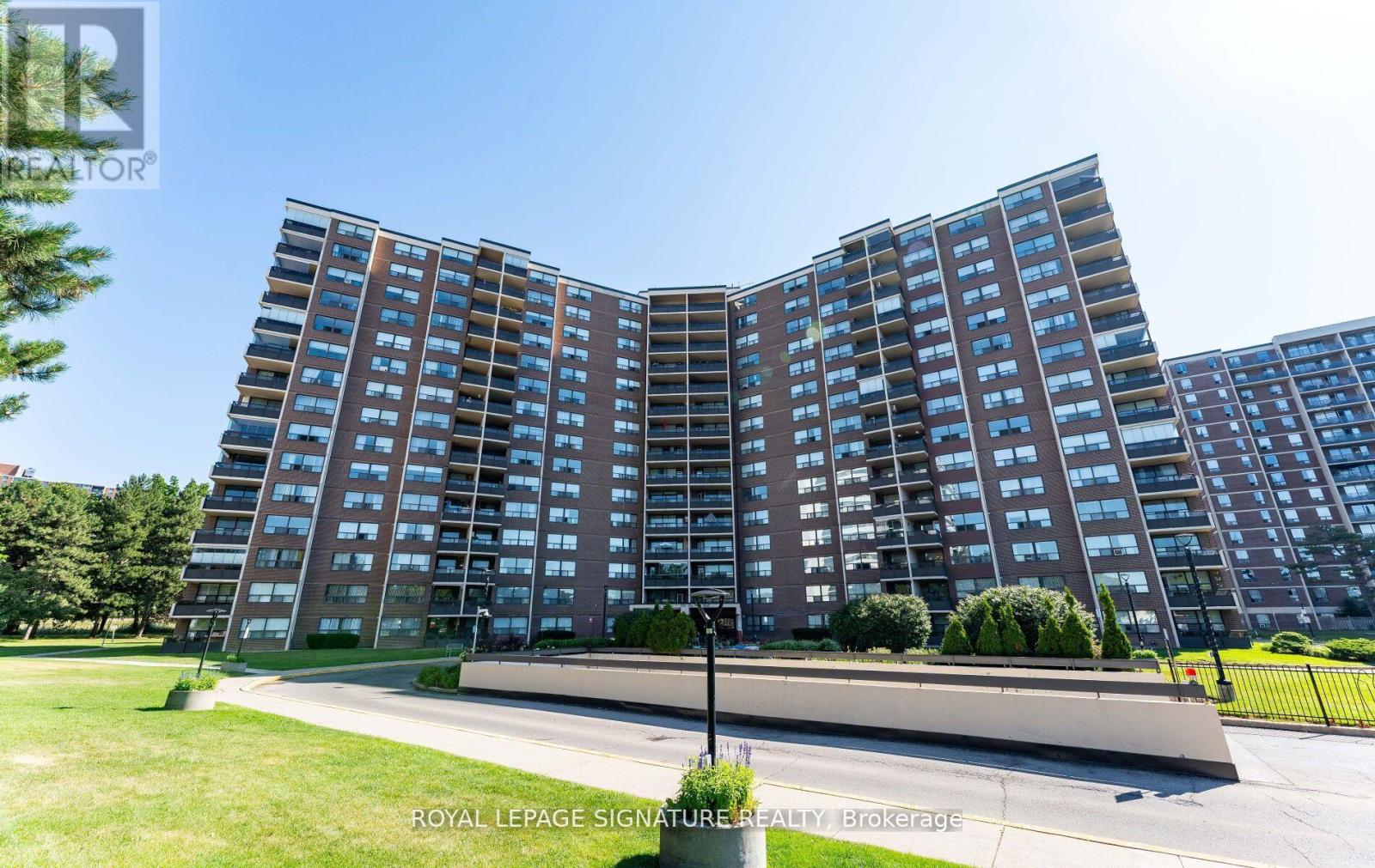 620 - 551 The West Mall, Toronto, Ontario  M9C 1G7 - Photo 2 - W12420821