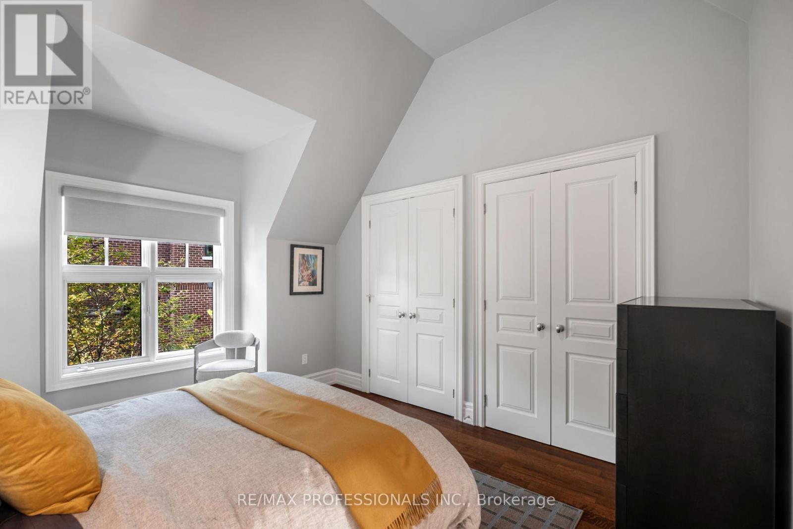 80 Kingsway Crescent, Toronto, Ontario  M8X 2R6 - Photo 31 - W12420828