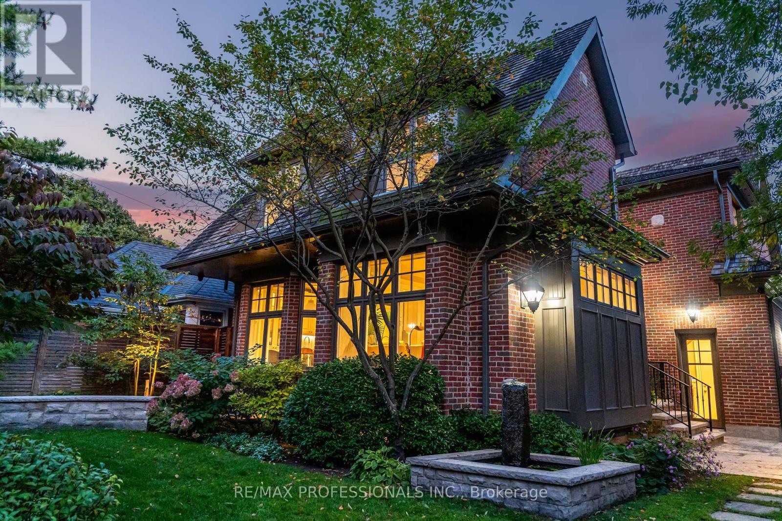 80 Kingsway Crescent, Toronto, Ontario  M8X 2R6 - Photo 47 - W12420828