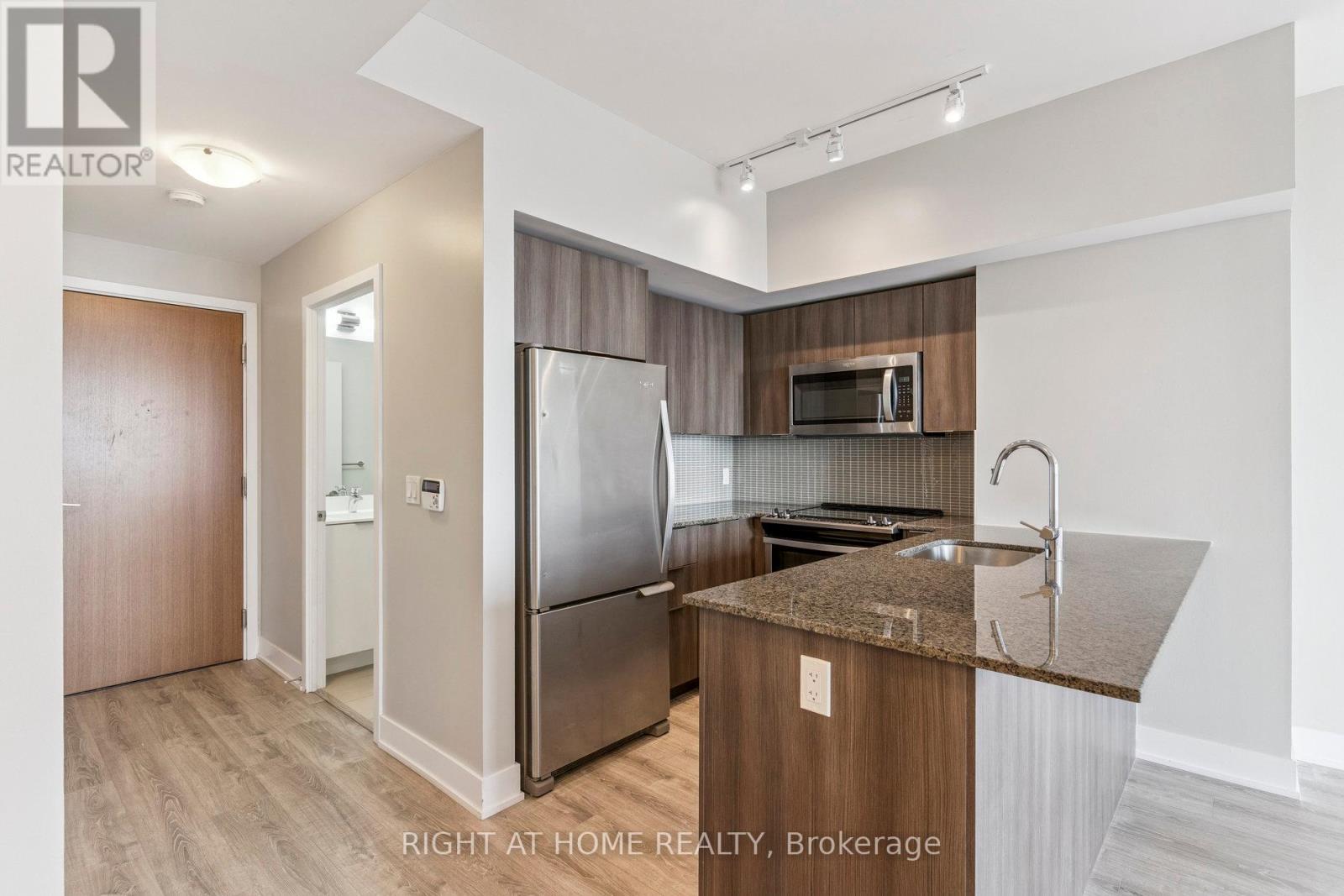 1409 - 20 Shore Breeze Drive, Toronto, Ontario  M8V 0C7 - Photo 12 - W12420839