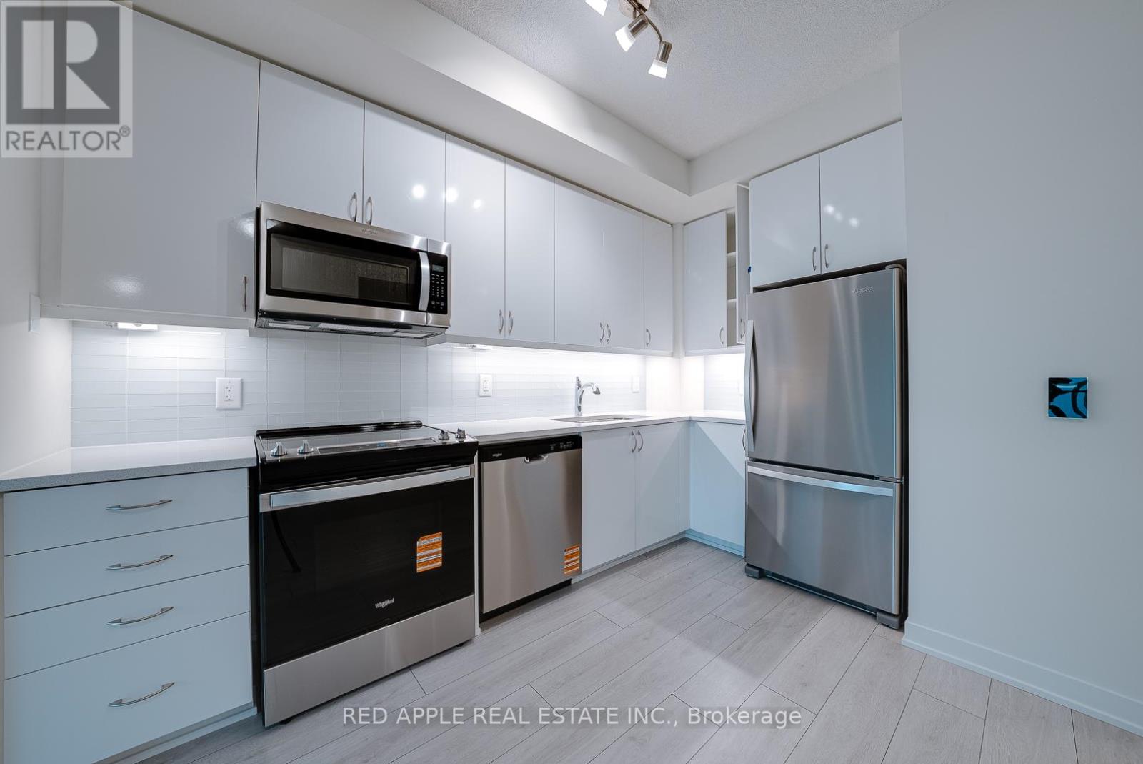 2903 - 38 Annie Craig Drive S, Toronto, Ontario  M8V 0G9 - Photo 3 - W12420868