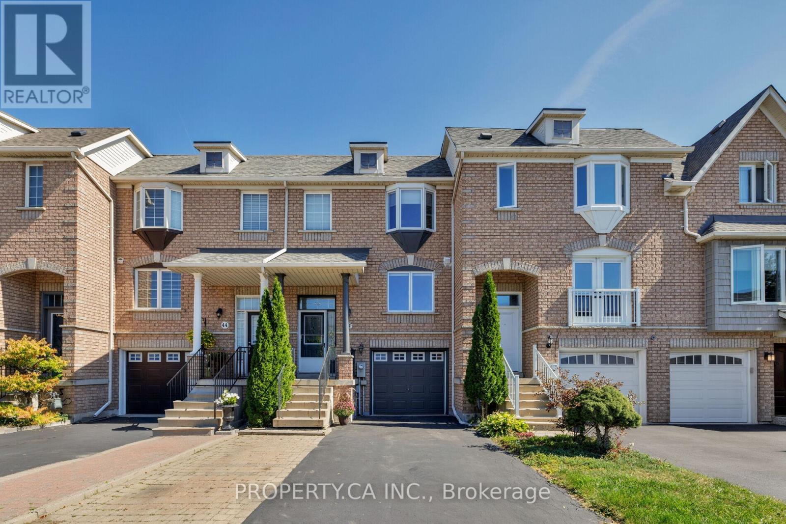 42 WEST OAK CRESCENT, Toronto, Ontario