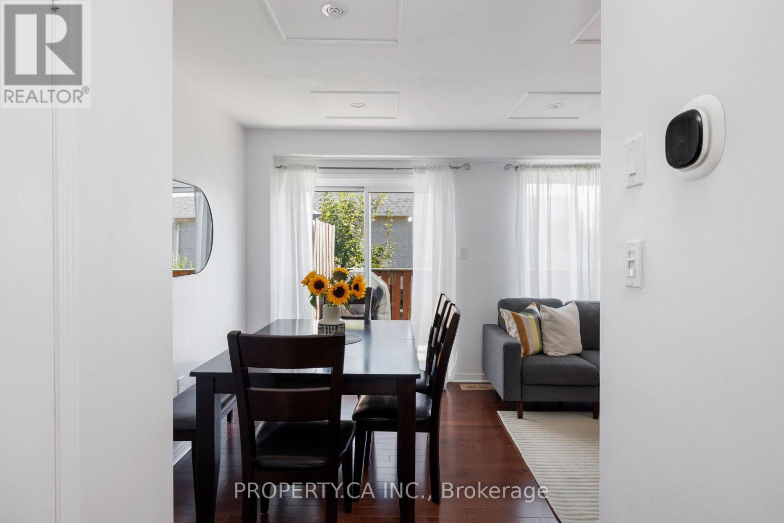 42 West Oak Crescent, Toronto, Ontario  M9N 3Z4 - Photo 14 - W12420878