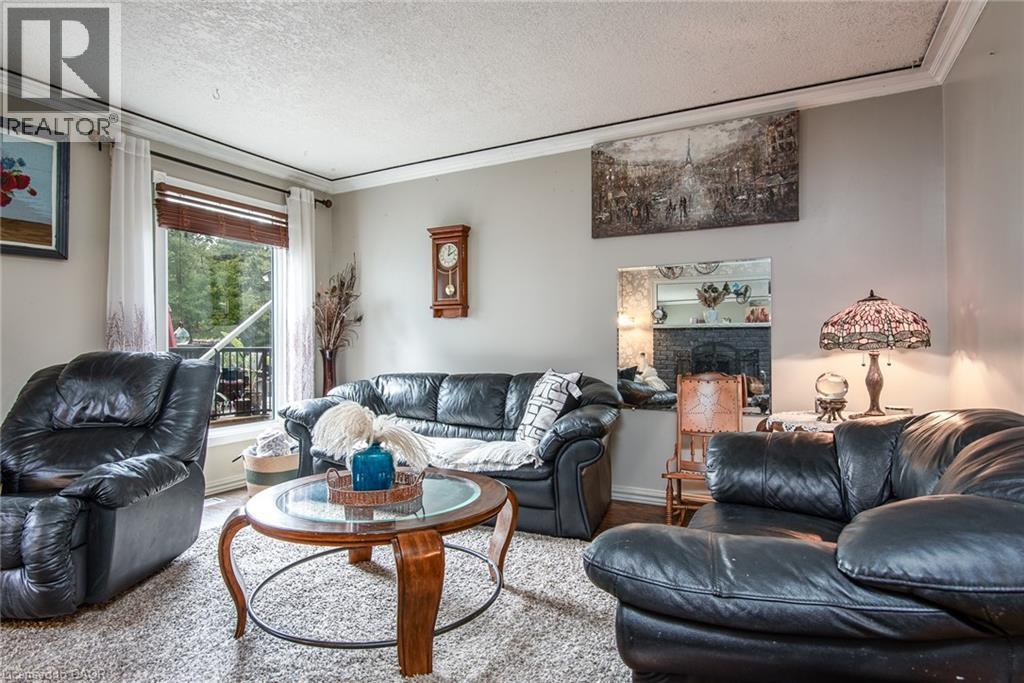 568 Strasburg Road, Kitchener, Ontario  N2E 1T8 - Photo 6 - 40769929